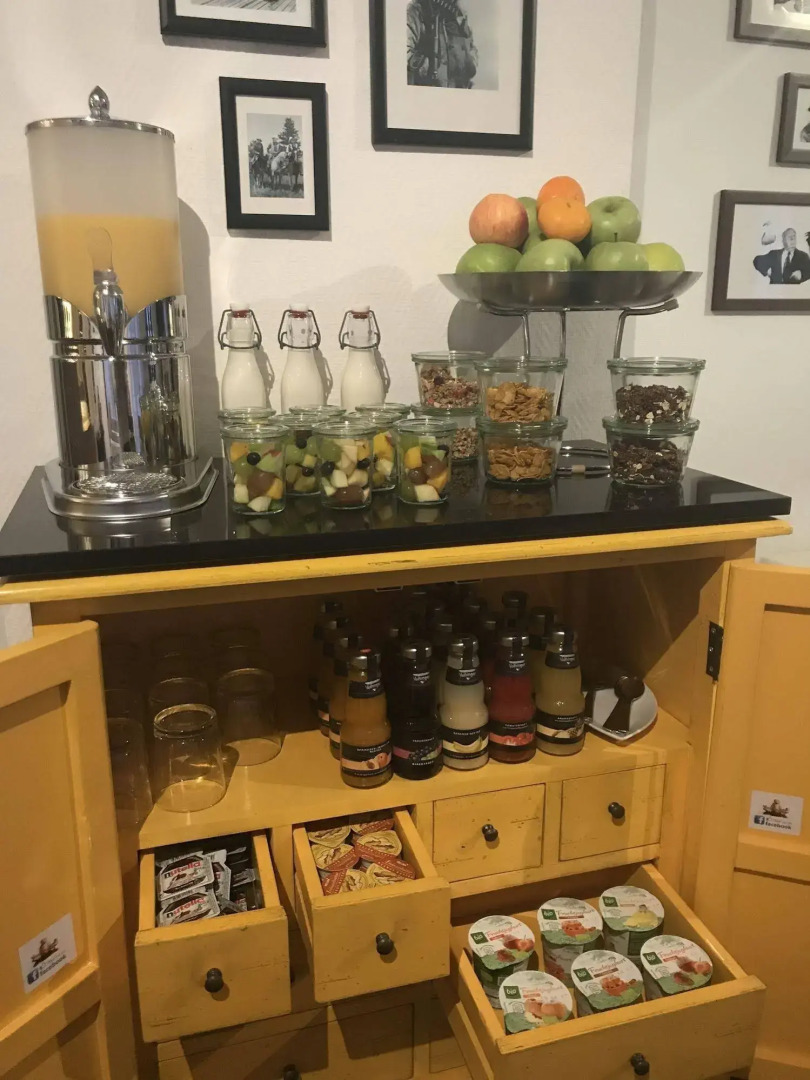 Hotel H.E.Y.M.A.N.N.