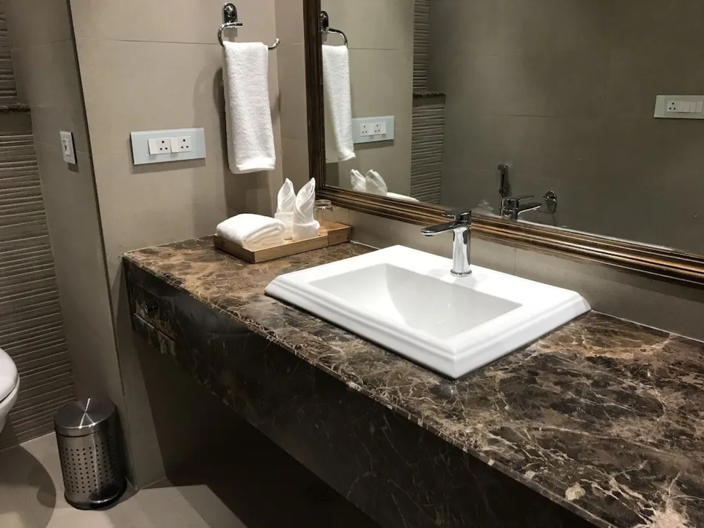 Bara Bungalow, Kasauli - A Rosakue Collection