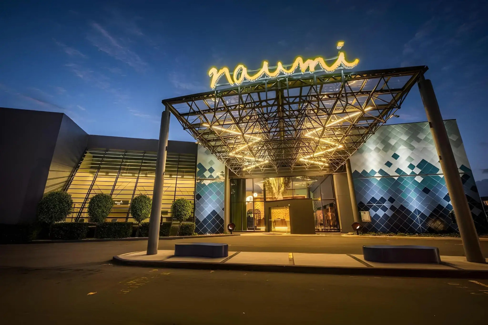 Отель Naumi Auckland Airport