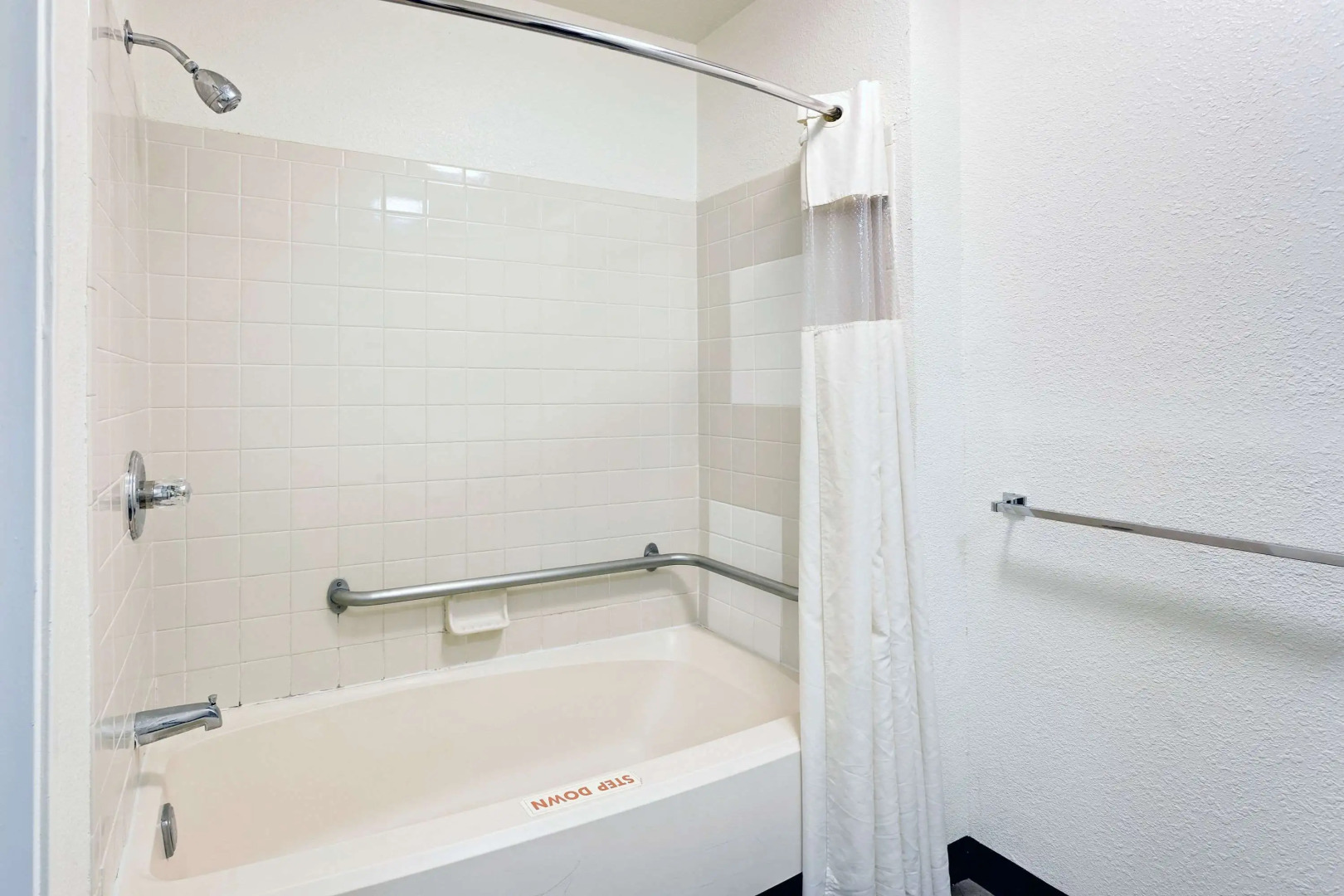 Travelodge by Wyndham College Park