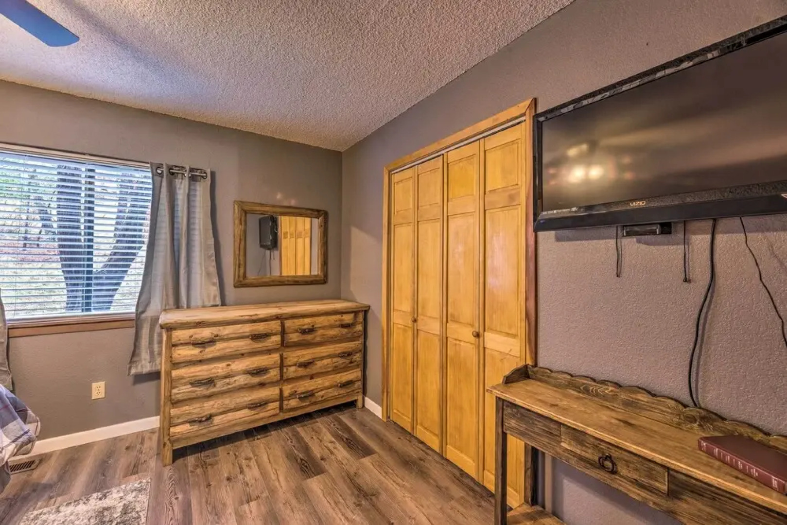 Rustic Ruidoso Cabin w/ Large Deck & Grill!