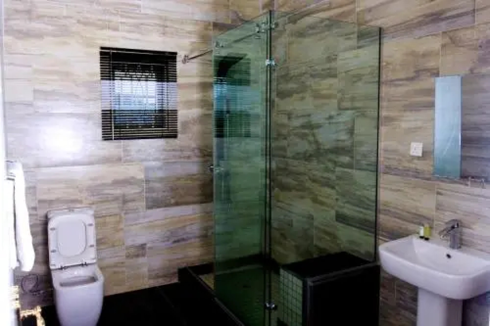 PoshLux Executive Hotel