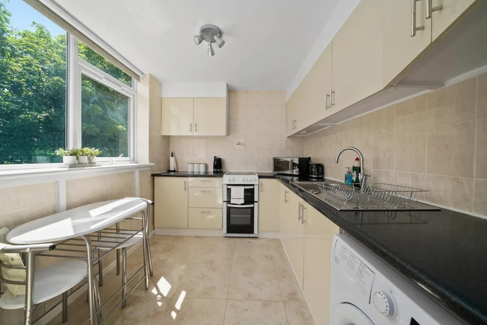 Gatewick Duplex Serviced Apartment