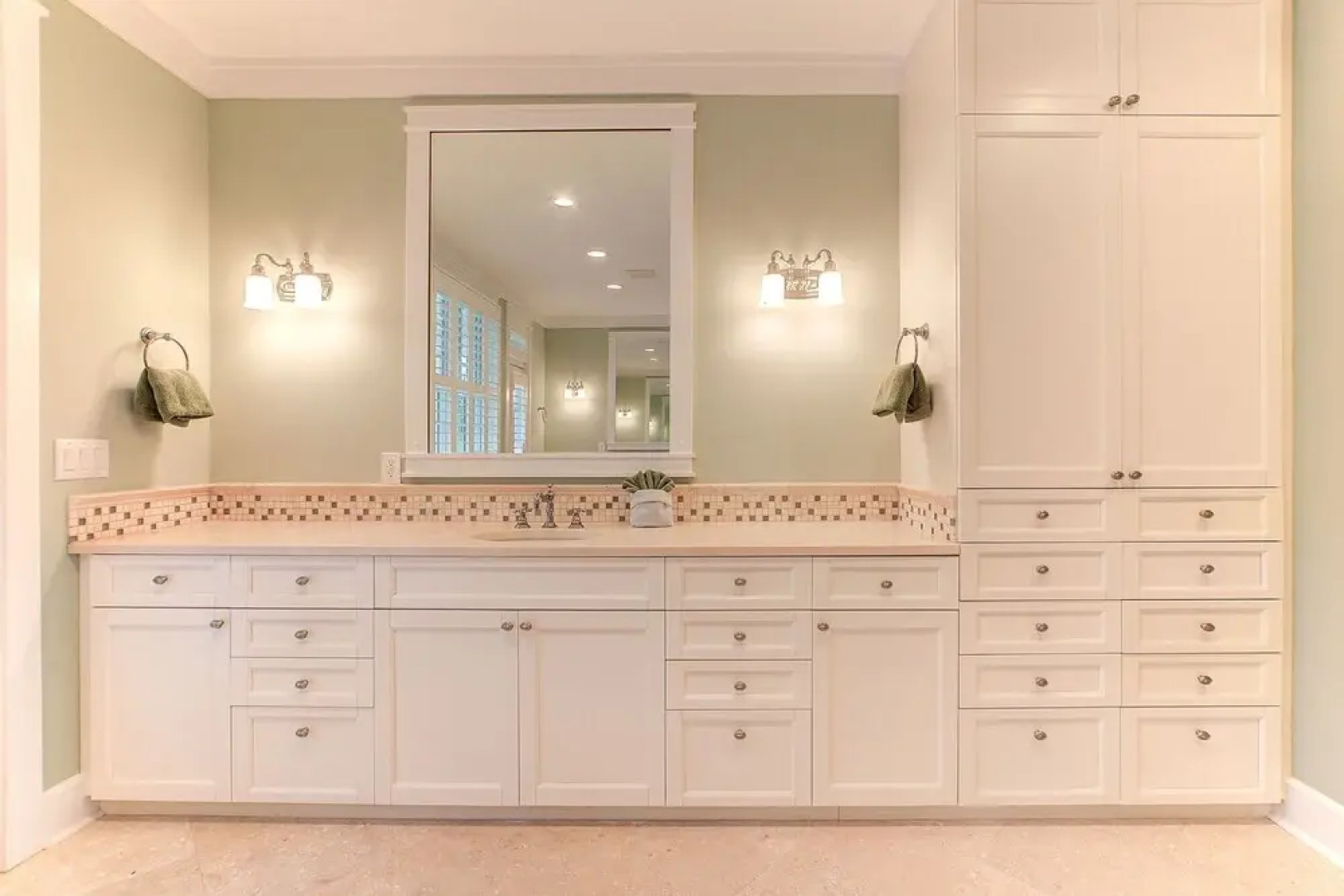 Ultimate Island Getaway - Monthly Beach Rental 4 Bedroom Home by RedAwning