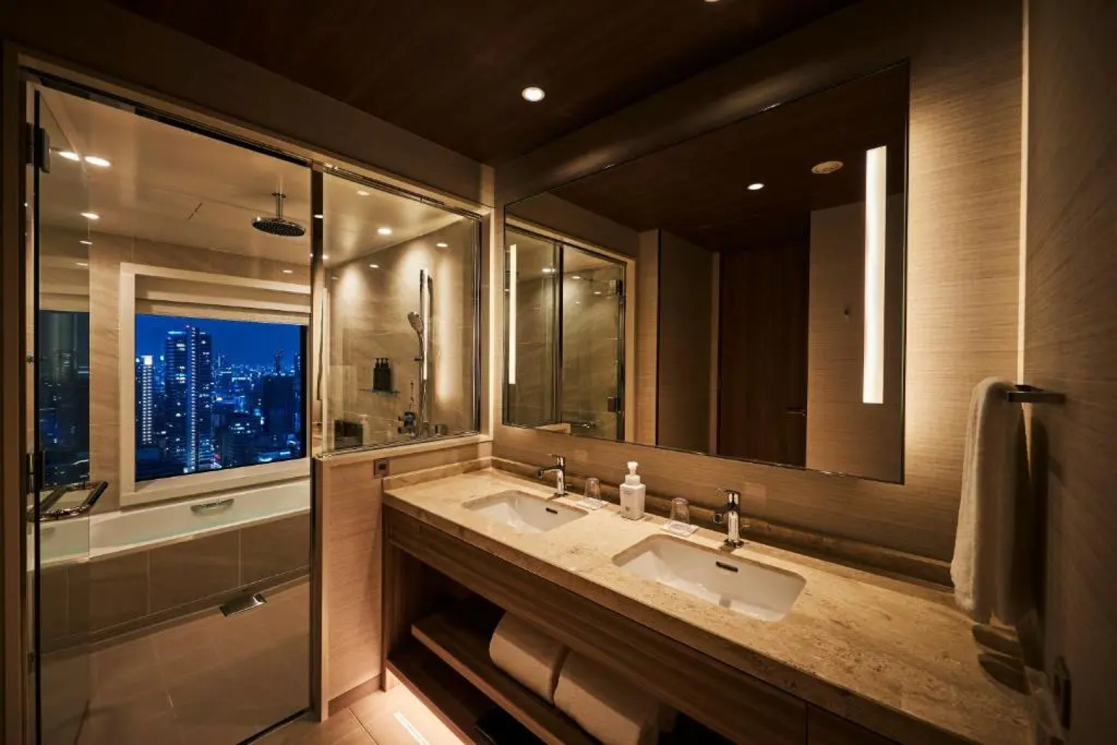 Отель The Royal Park Hotel Iconic Osaka Midosuji