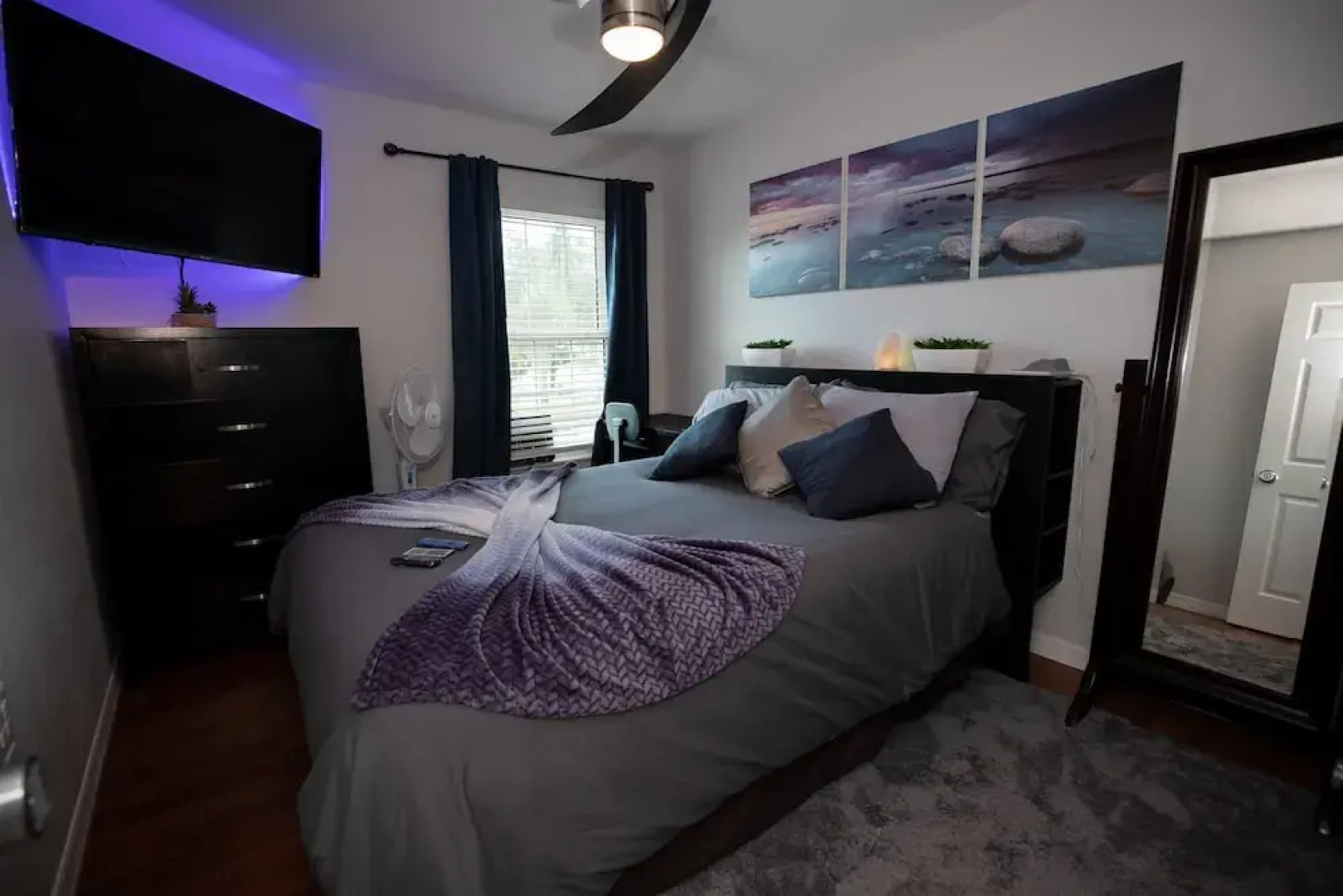 Urban Oasis W/hot Tub, Heated Pool And Private Movie Theater 2 Bedroom Home by RedAwning