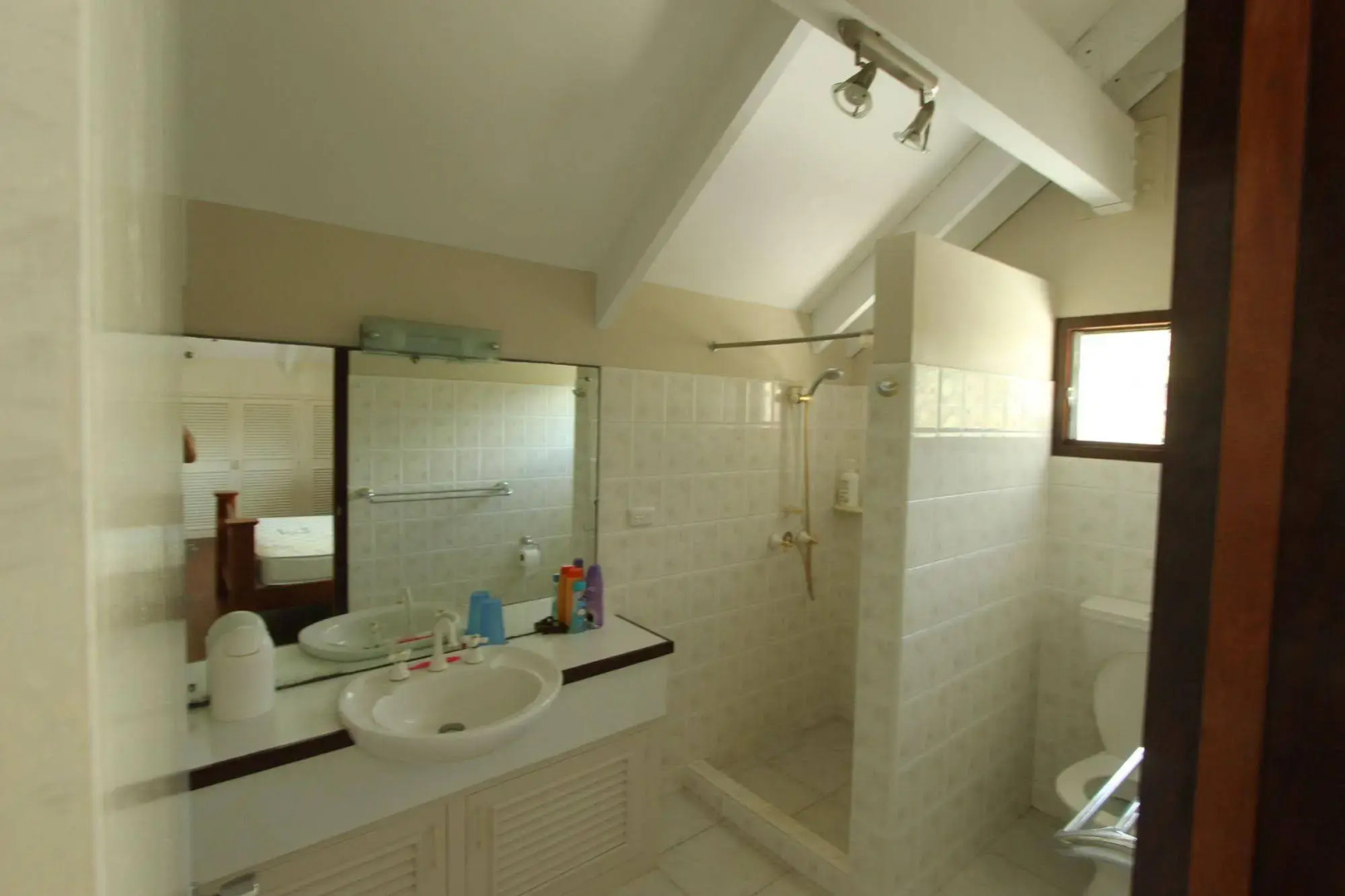 Vila Del Mare Beachfront Resort