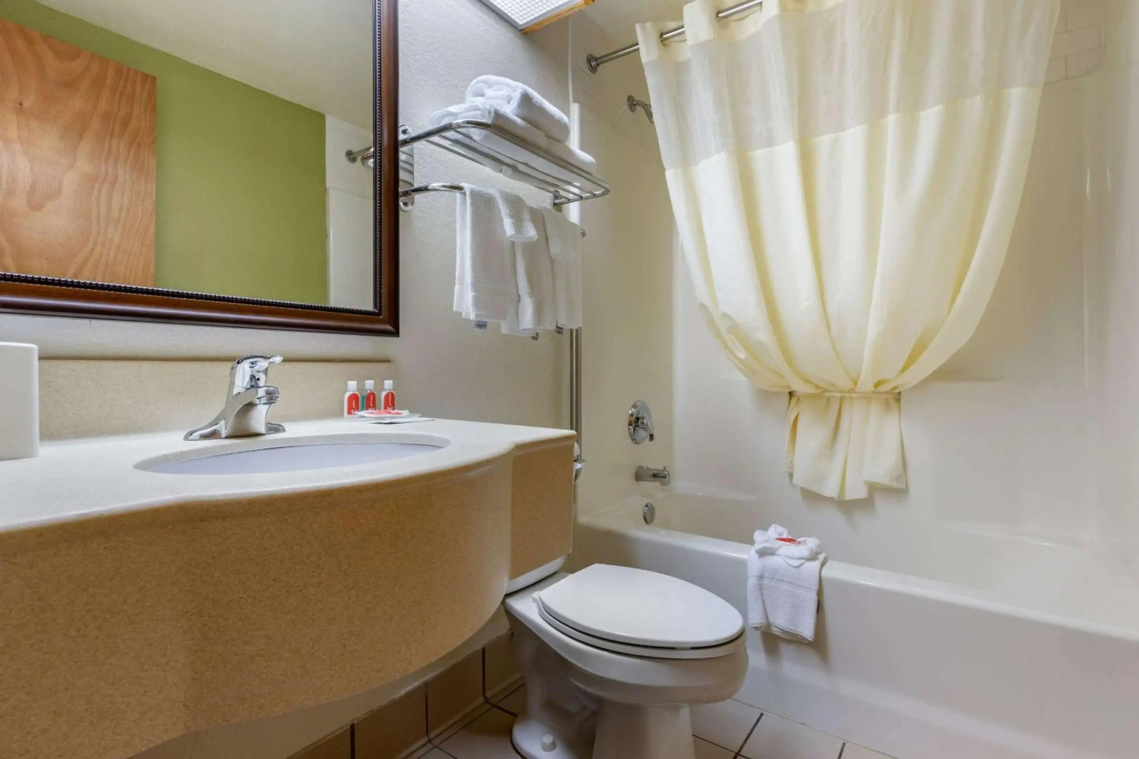 Econo Lodge Cherokee Near Island Park