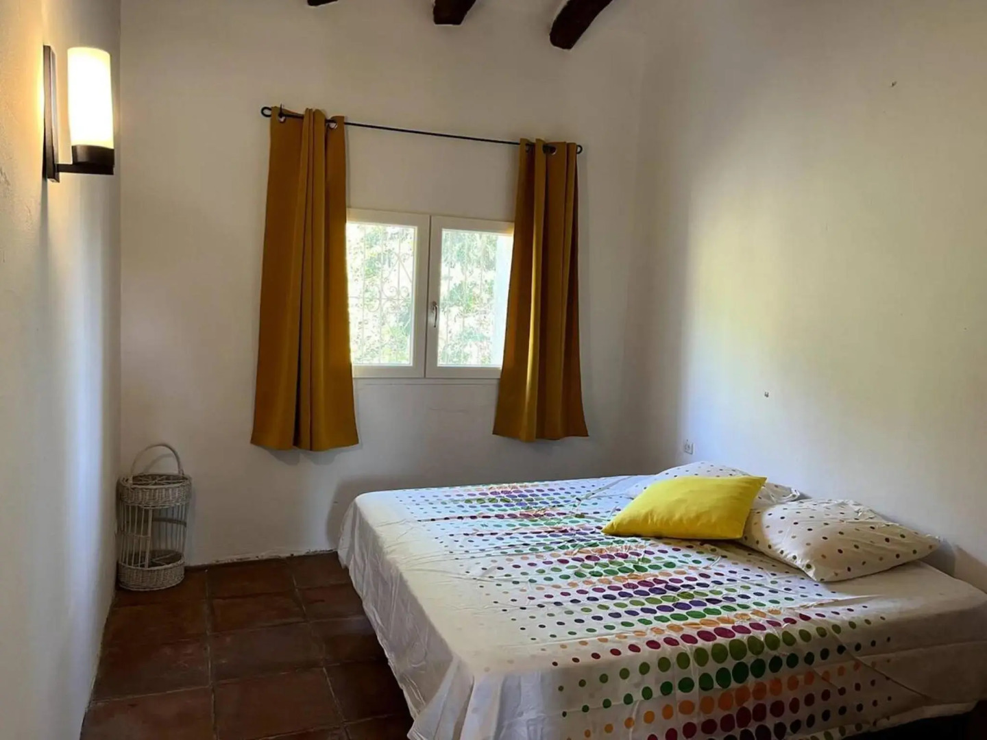 3 bedrooms house with shared pool terrace and wifi at Albinyana