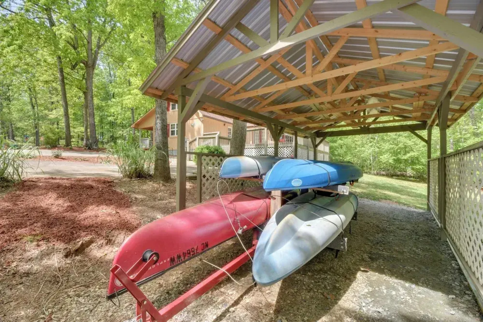 The Lake Place Cabin w/ Golf Cart & Free Kayaks!