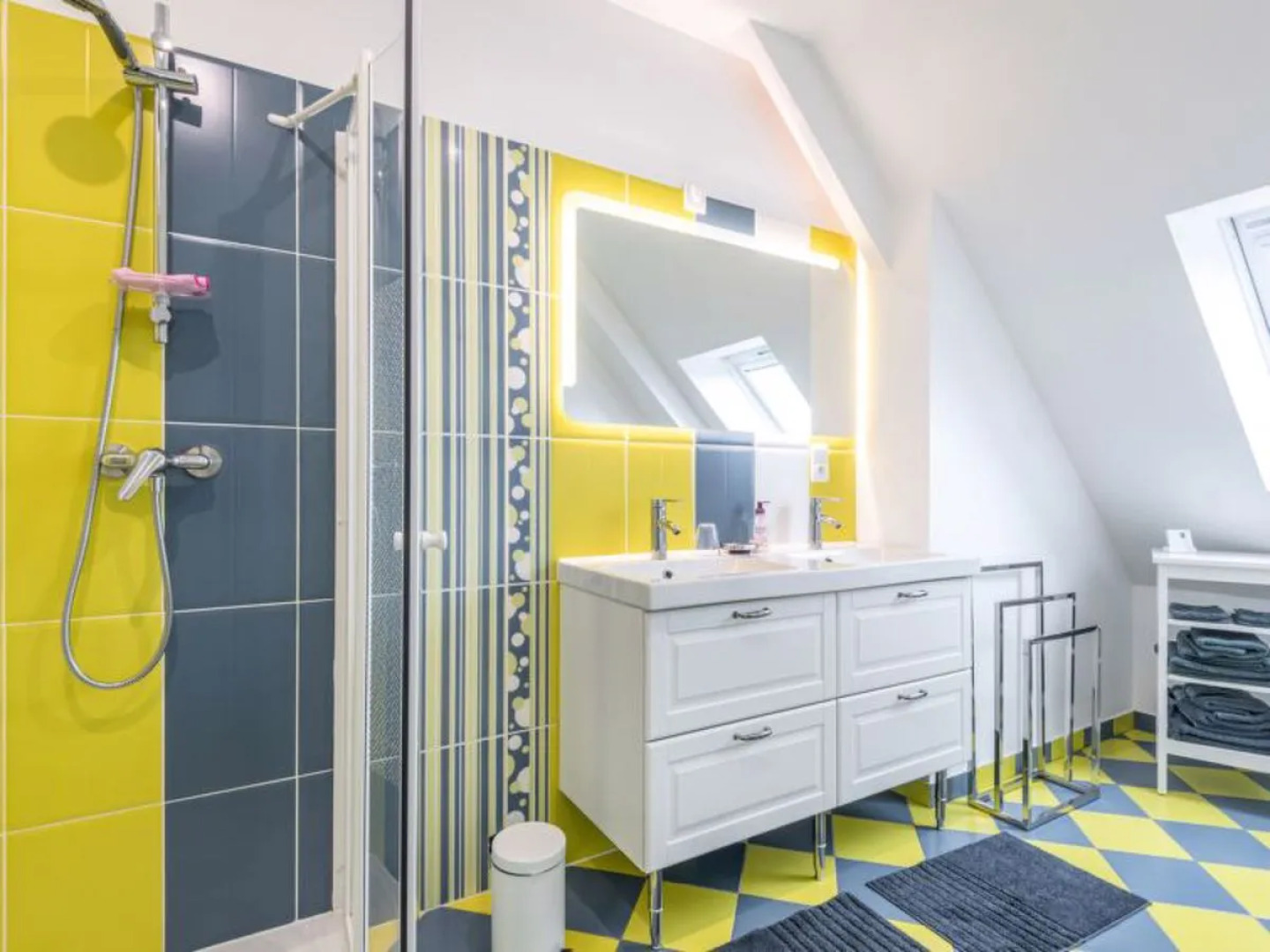 Holiday Home Blue House - BAY403