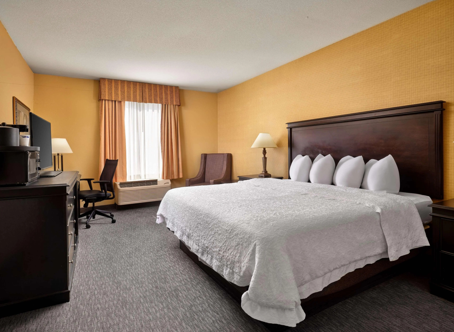 Hampton Inn & Suites Dallas-DFW ARPT W-SH 183 Hurst