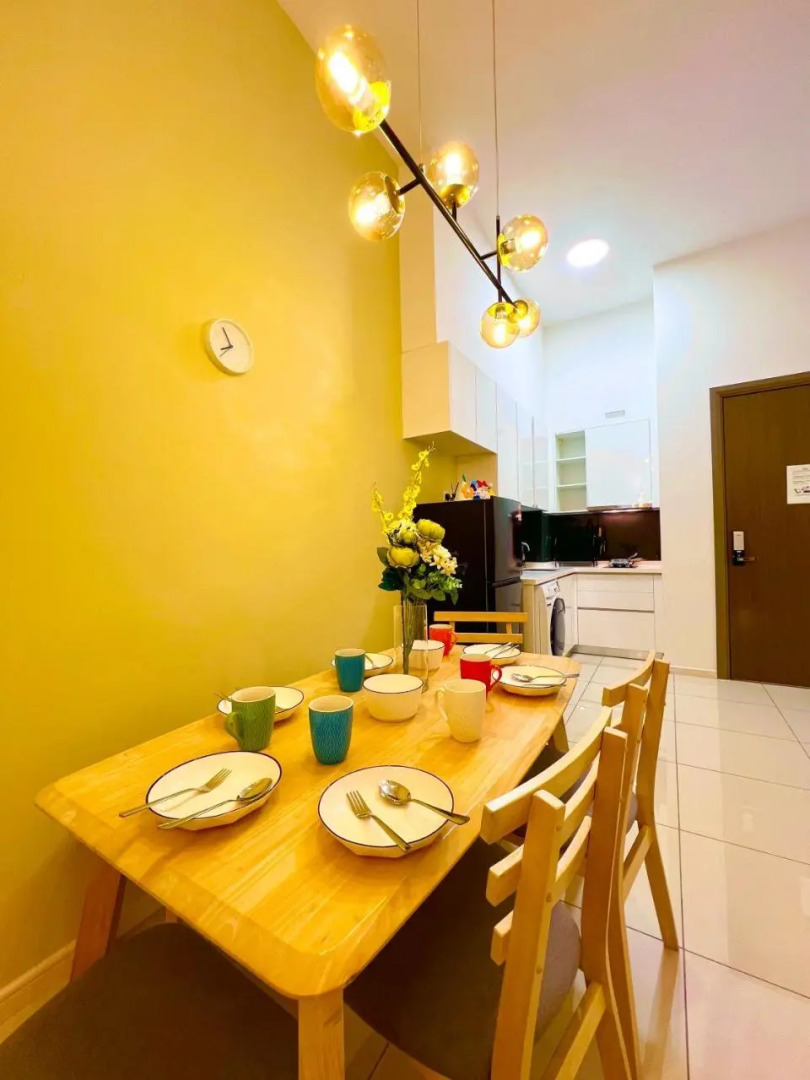 2BR DPristine 9 next to LEGOLAND FREE Parking