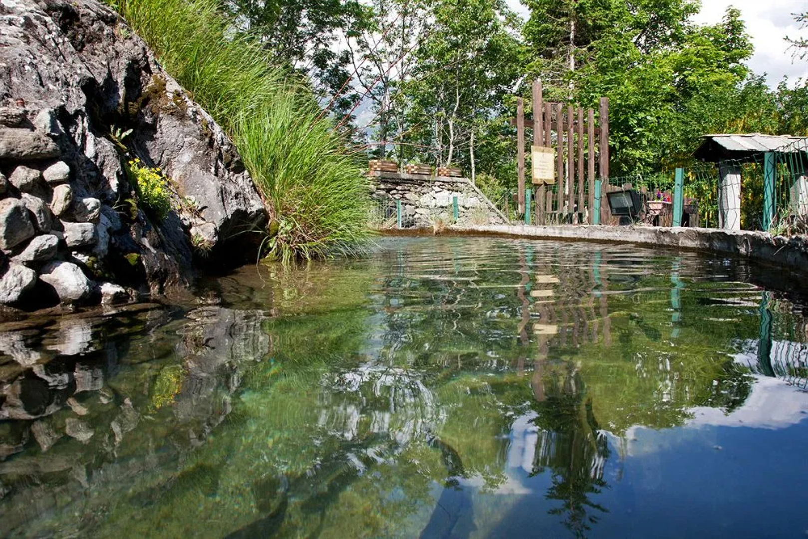 Chalet sul lago Hotel In Montagna