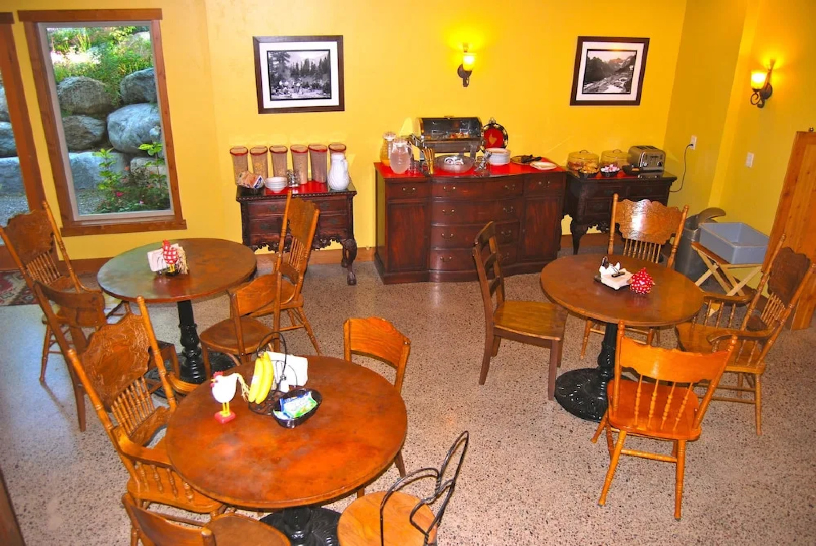 Glacier Guides Lodge