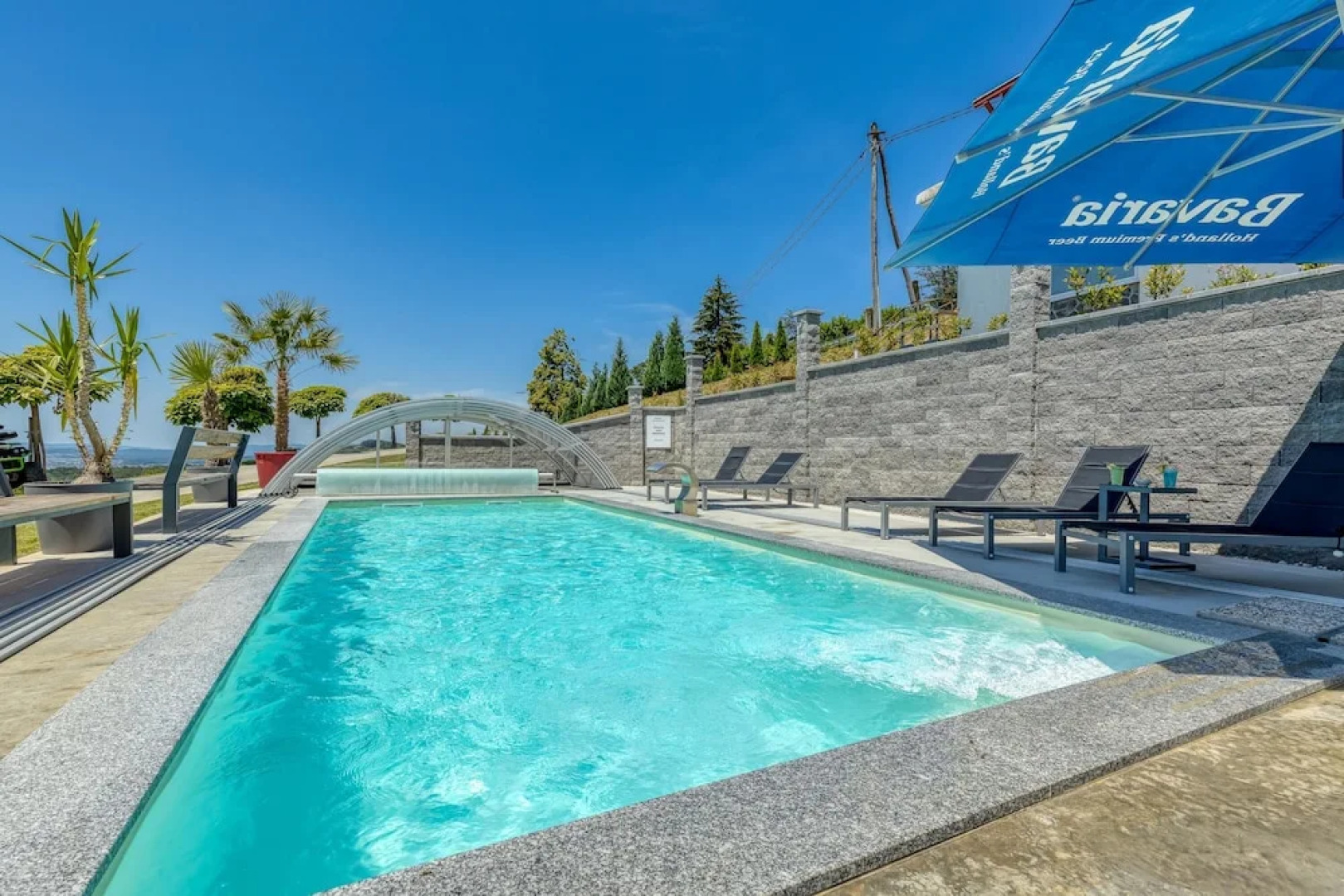 Pool & Whirlpool Villa Art Four