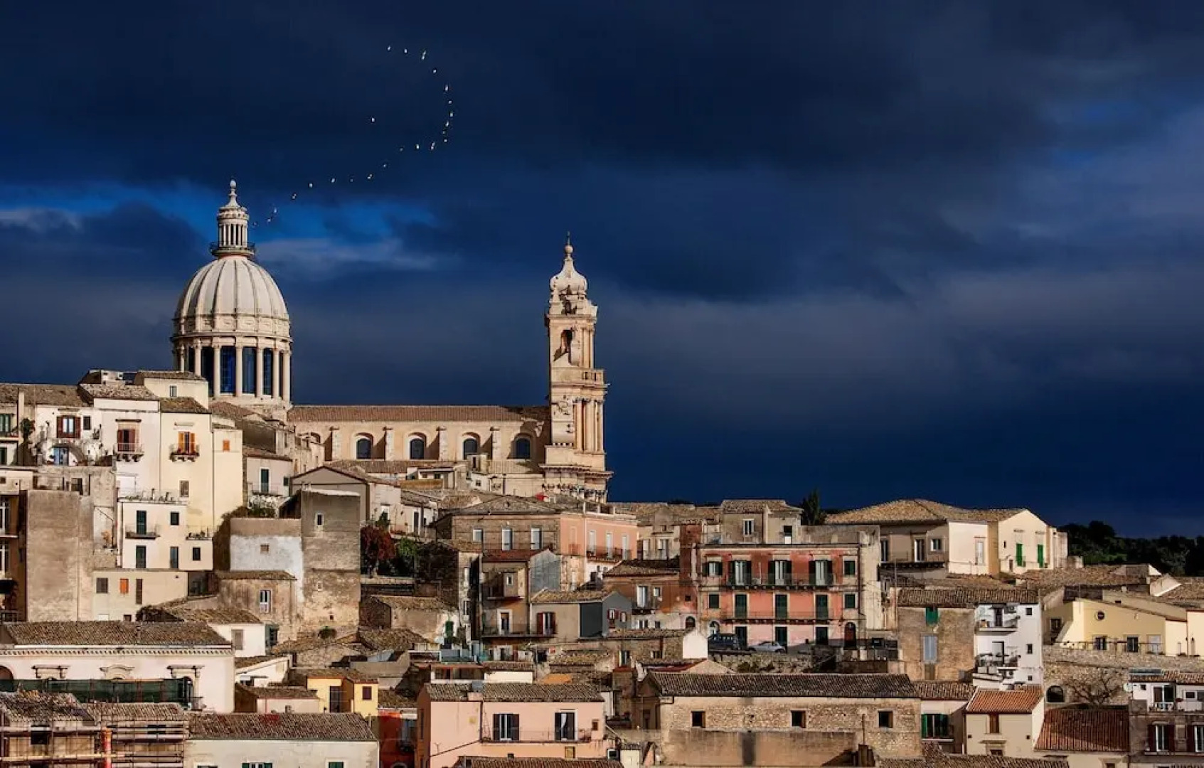 Amazing Home in Ragusa With Wifi, 4 Bedrooms and Outdoor Swimming Pool