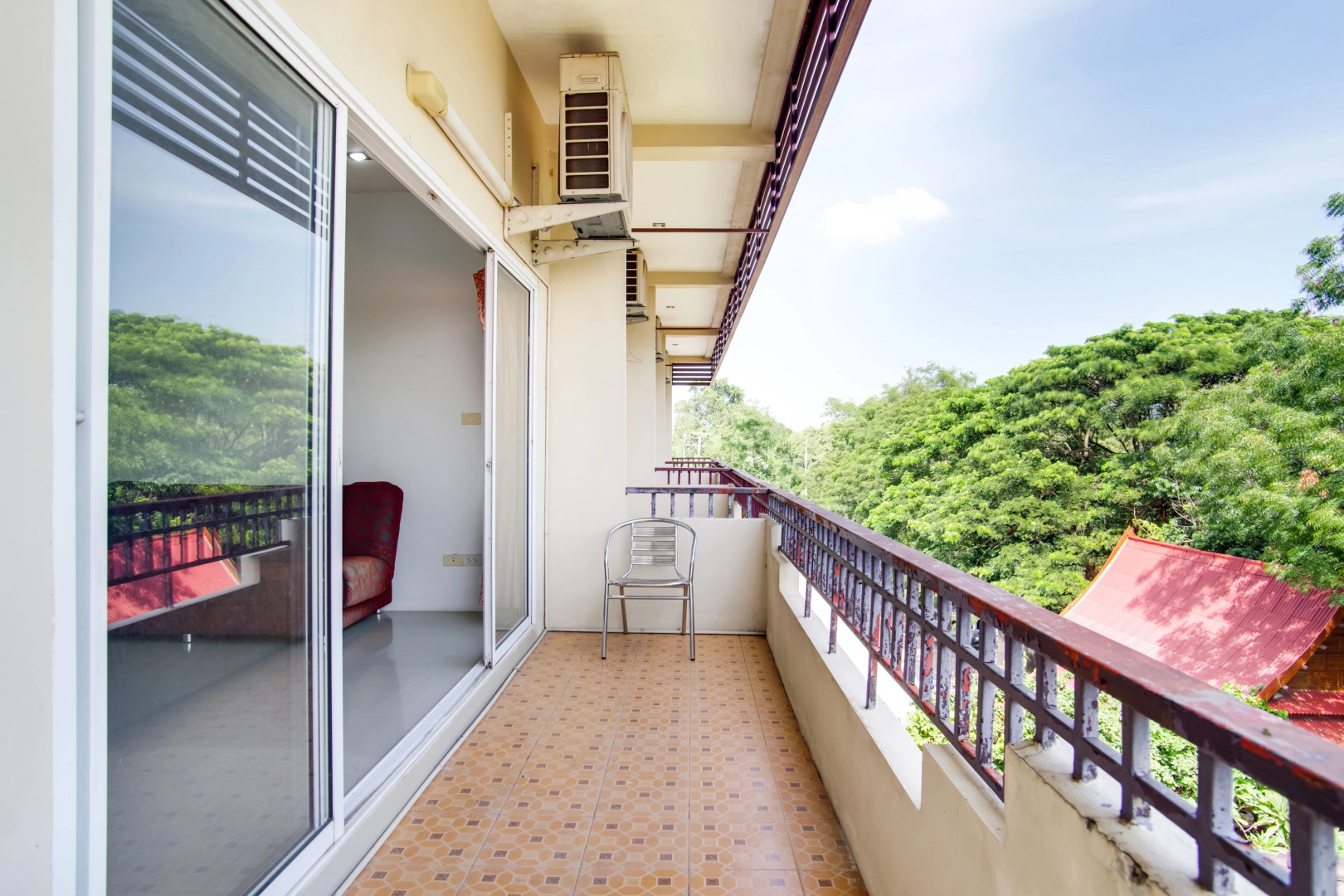 OYO 384 Ban Sabaidee