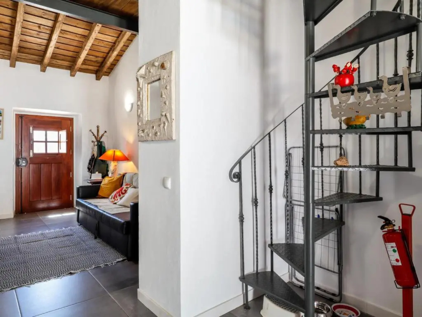 Casa da Fonte / Fountain House