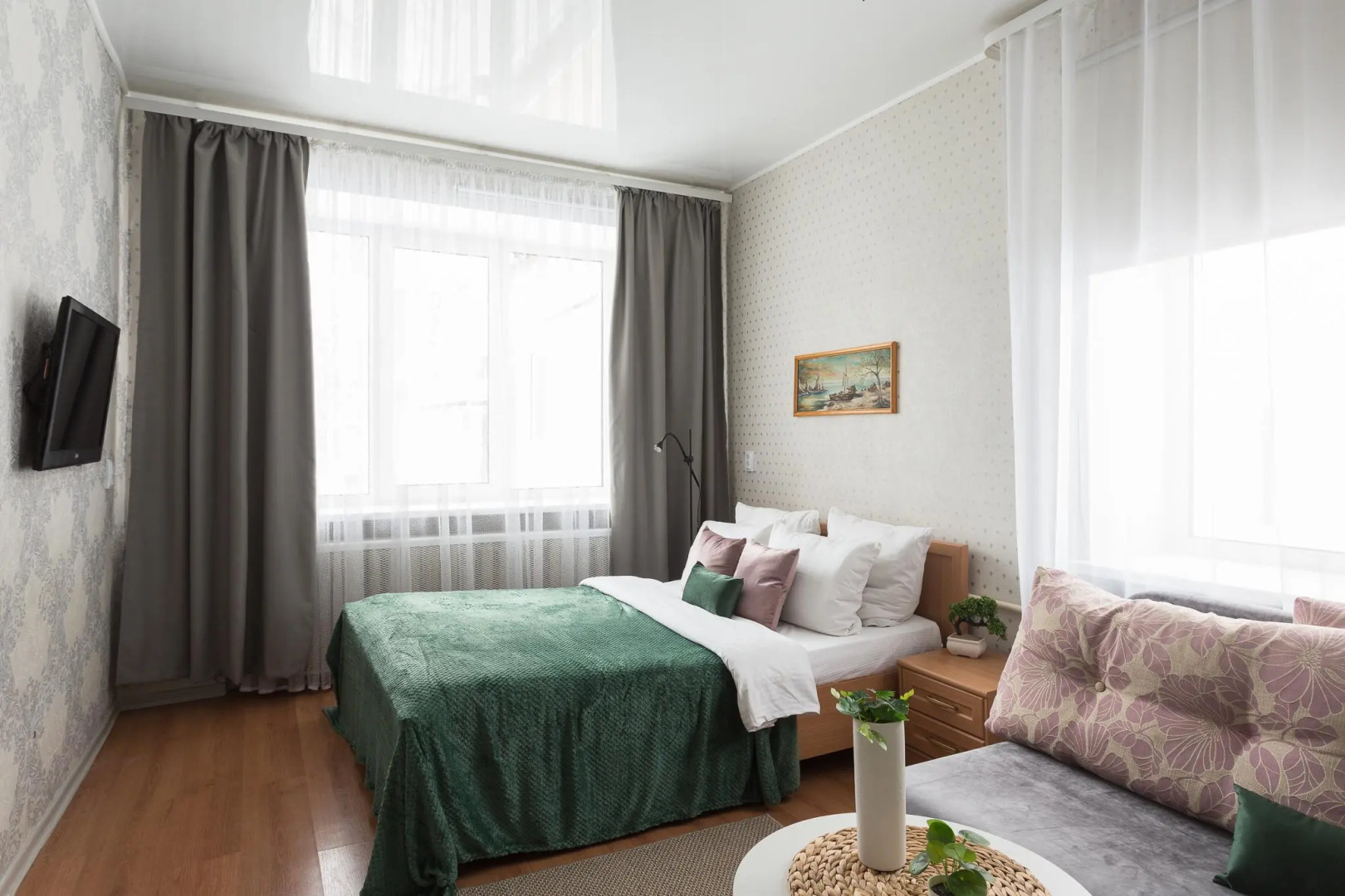 Две Подушки на улице Маяковского