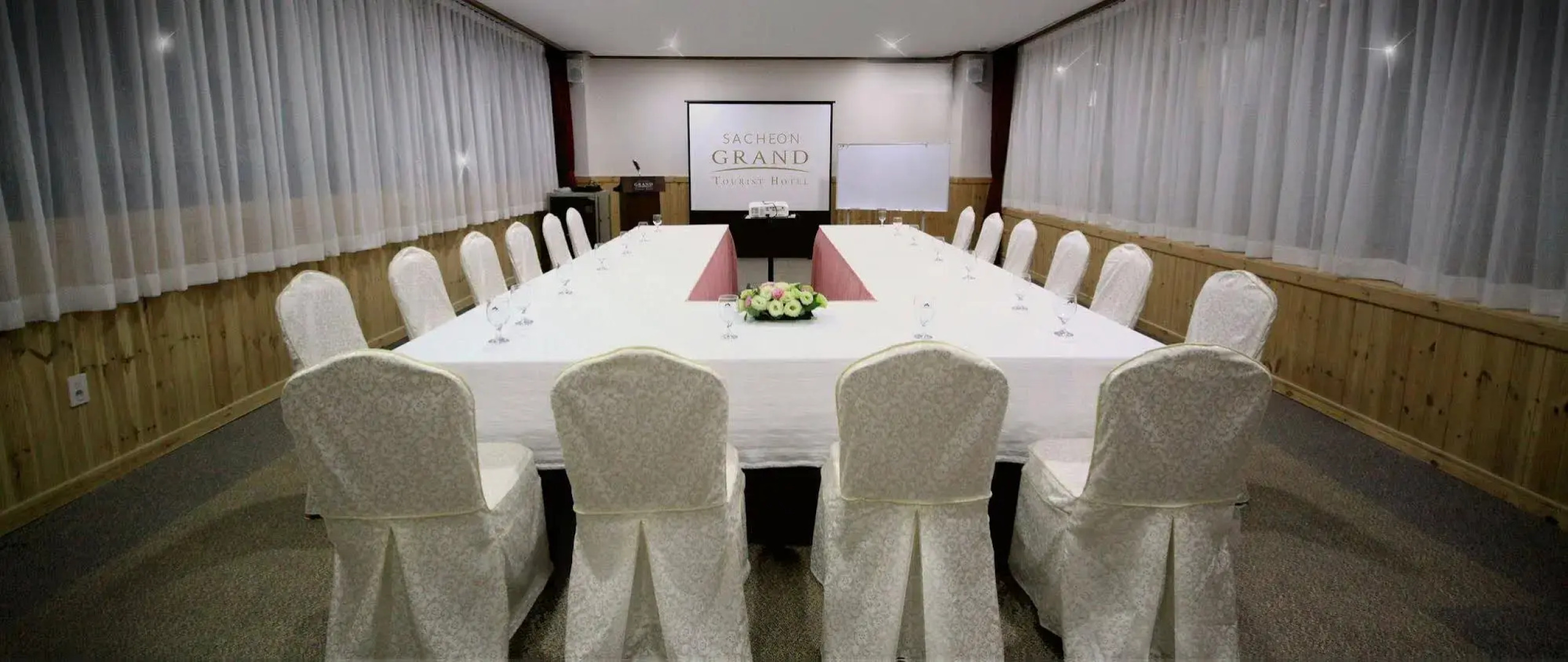 Sacheon Grand Tourist Hotel