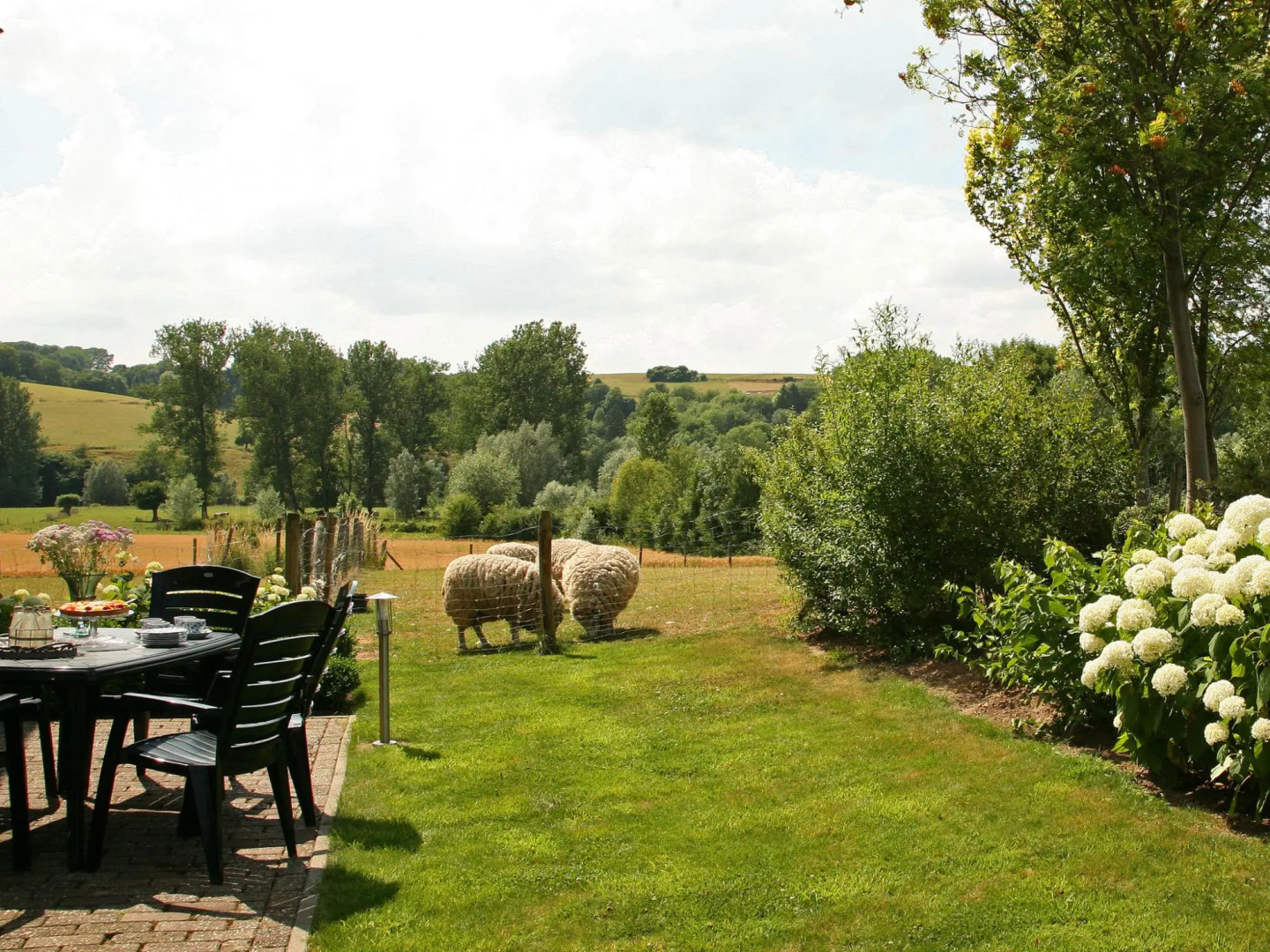 Lovely Farmhouse in Wijlre With Forest Nearby