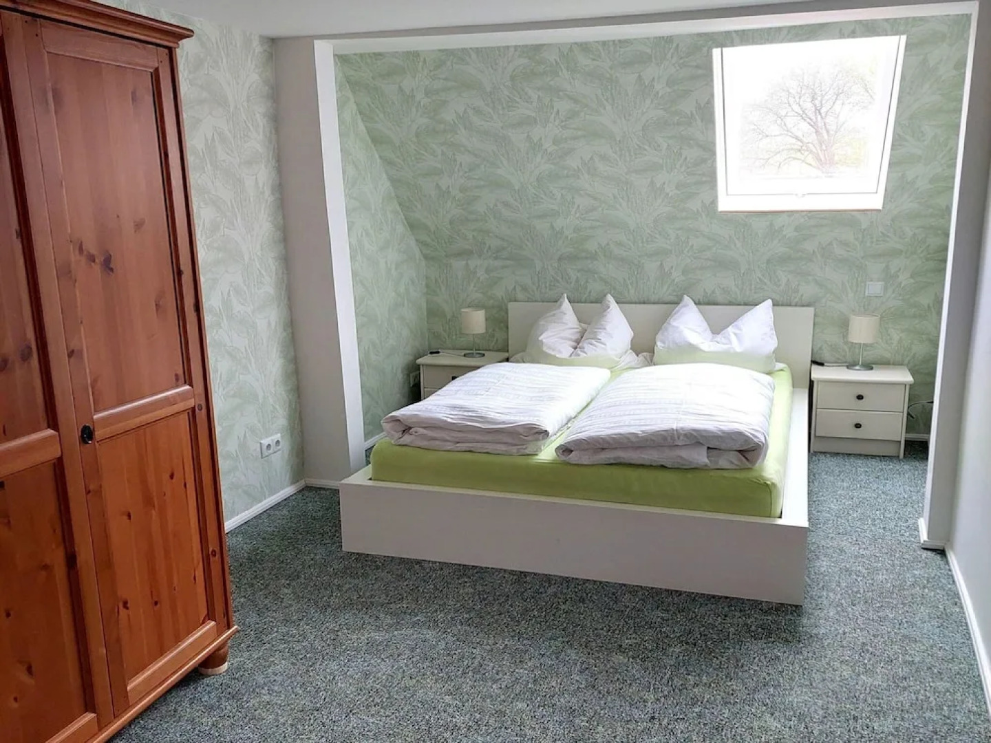 Attic Holiday Home With Garden and Grill