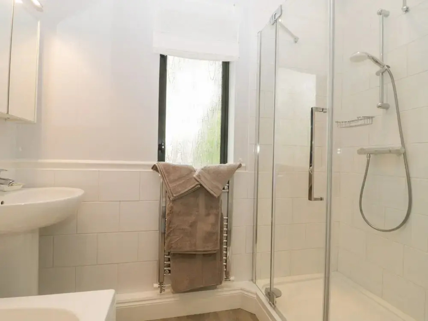 1A Erneston Crescent