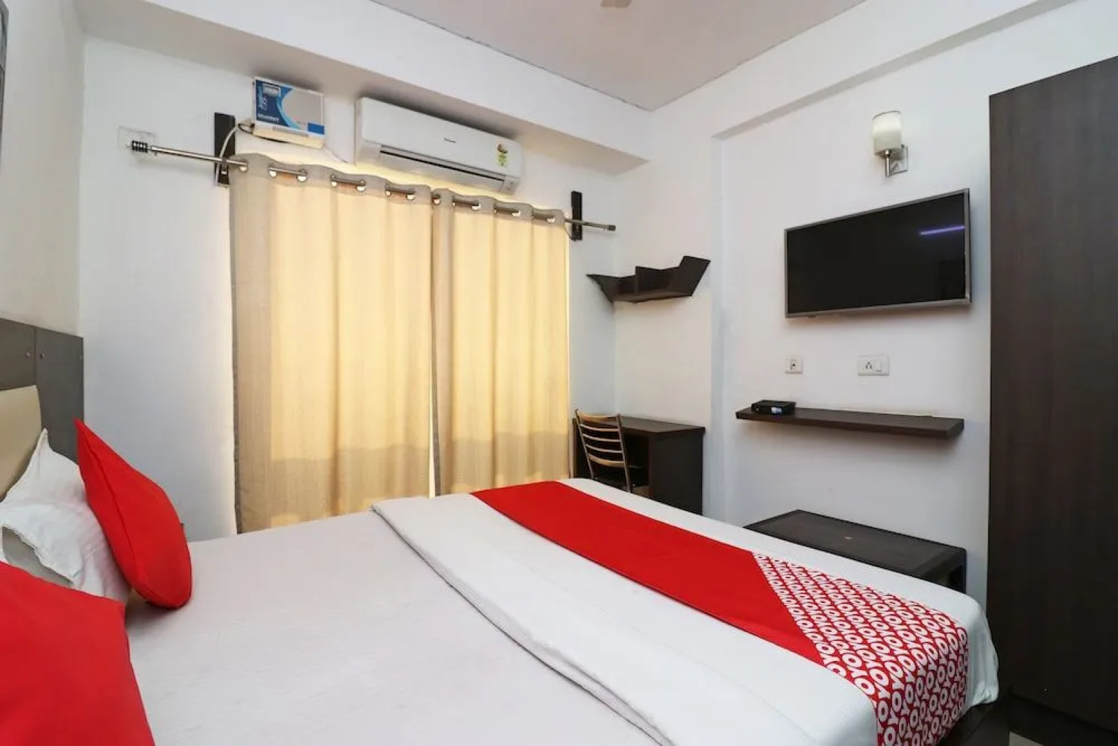 OYO 23668 Hotel The Hridhaan Regency