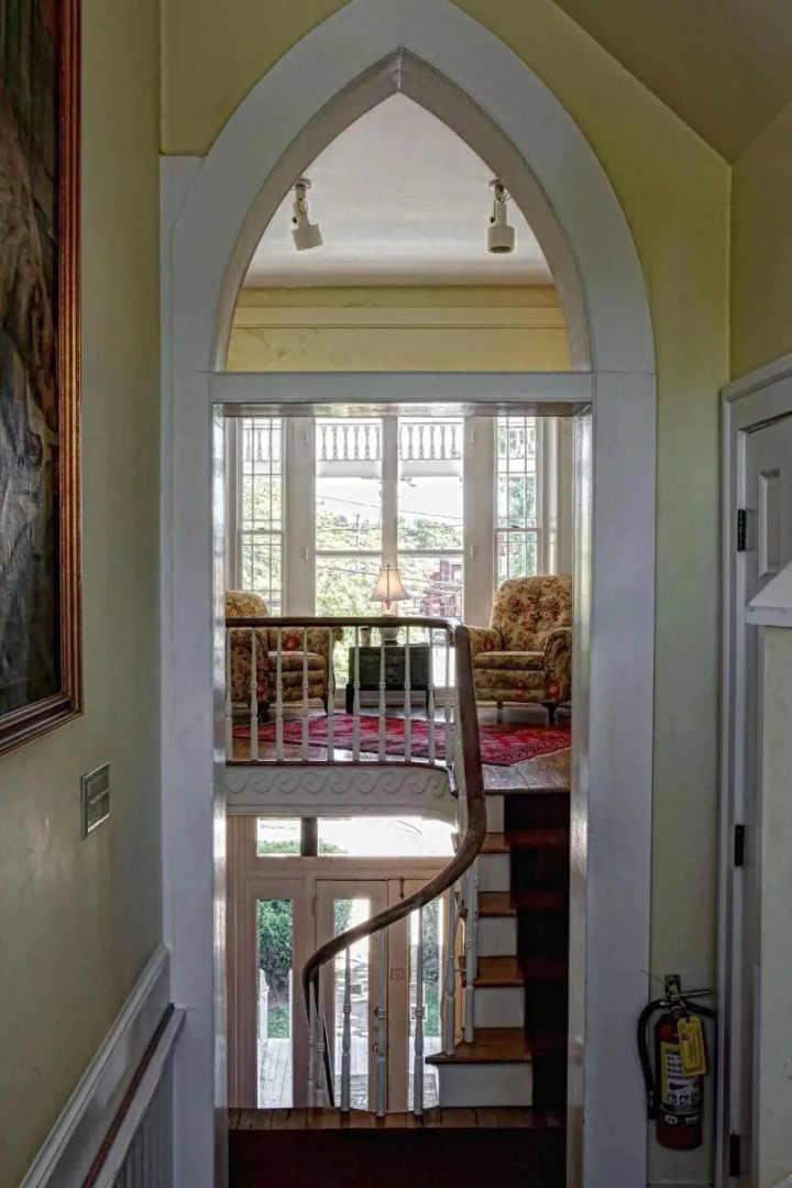 200 South Street Inn