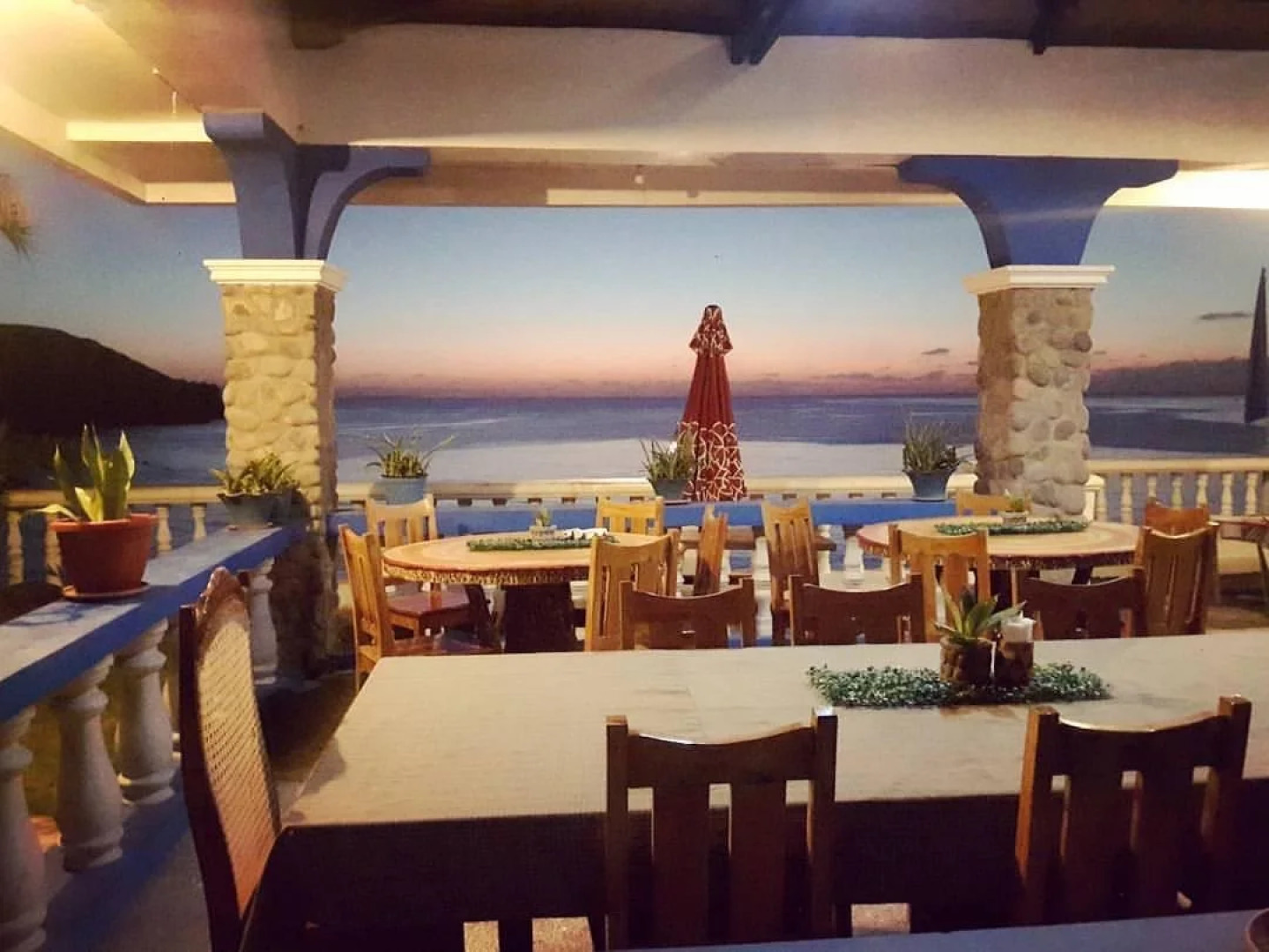 shanedel's inn & café