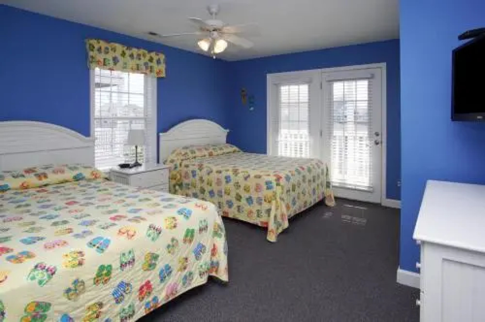 Bermuda Breeze 15B by RedAwning