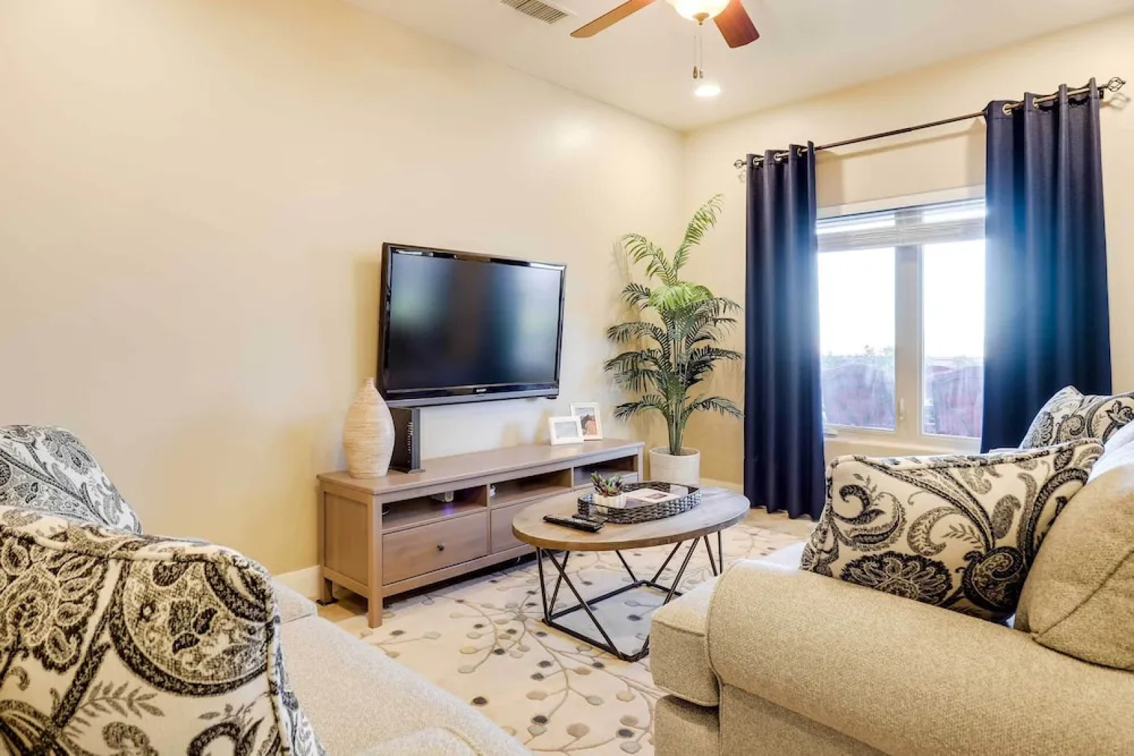 Fire Pit & Mountain Views: Horseshoe Bend Retreat