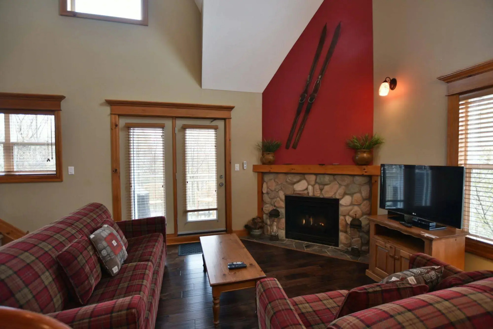 The Lodges at Blue Mountain - Historic Snowbridge Condos