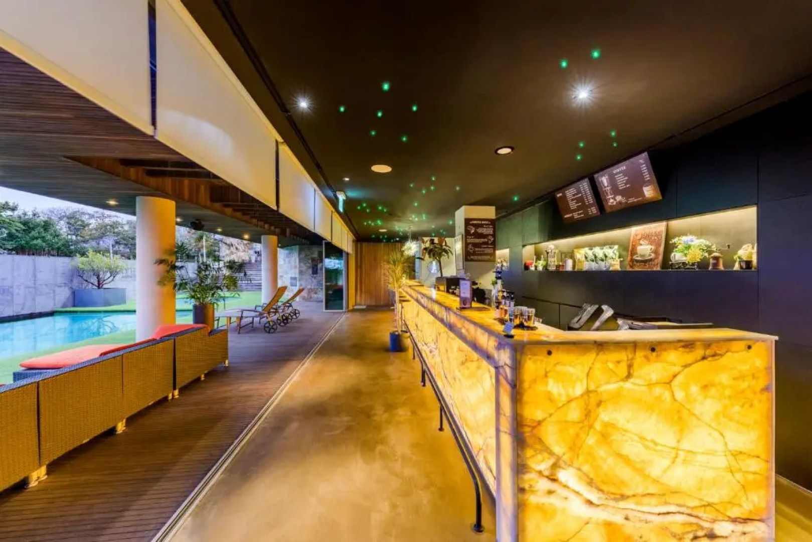 Bayhill Pool & Villa