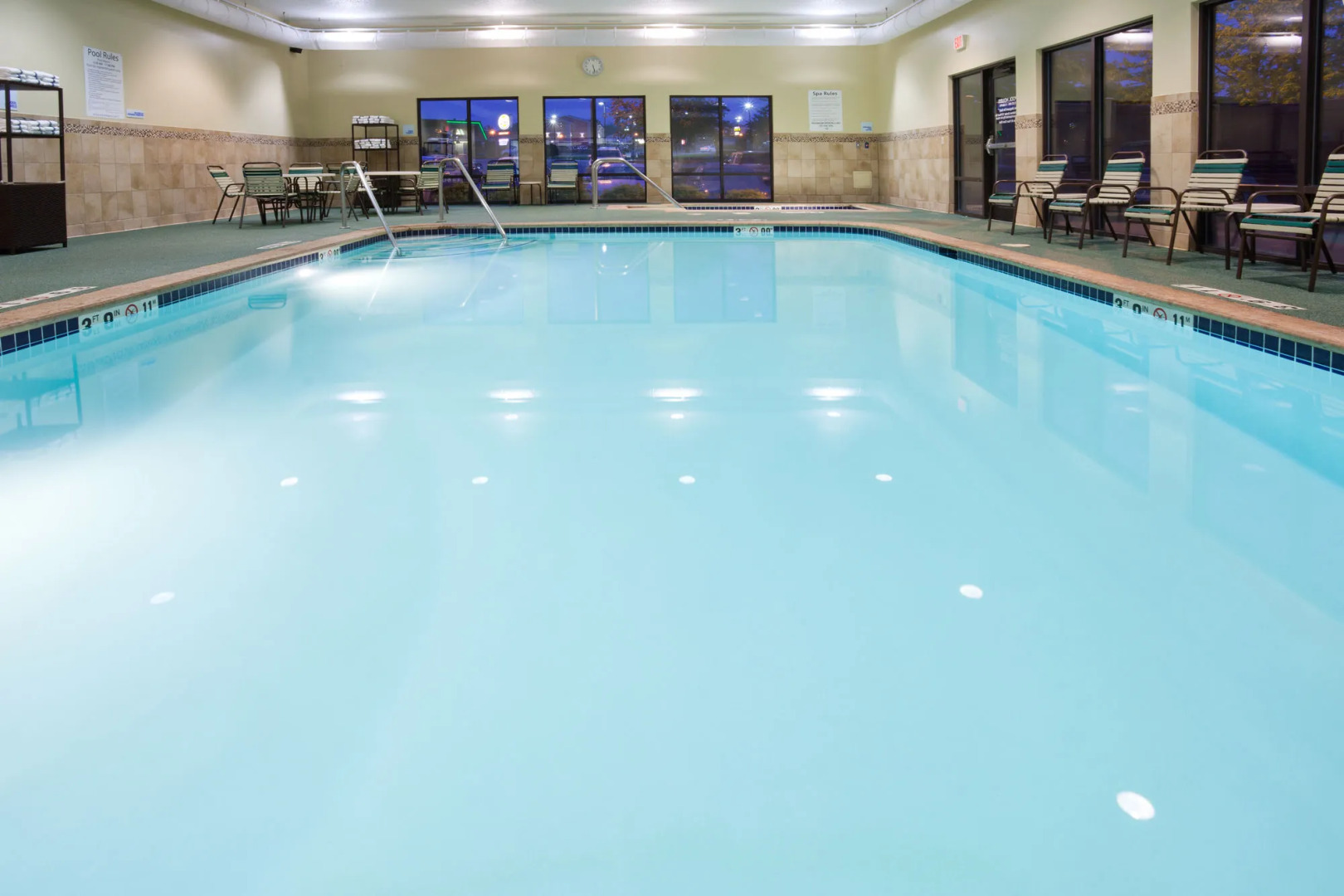 Holiday Inn Express & Suites - Interstate 380 at 33rd Avenue by IHG