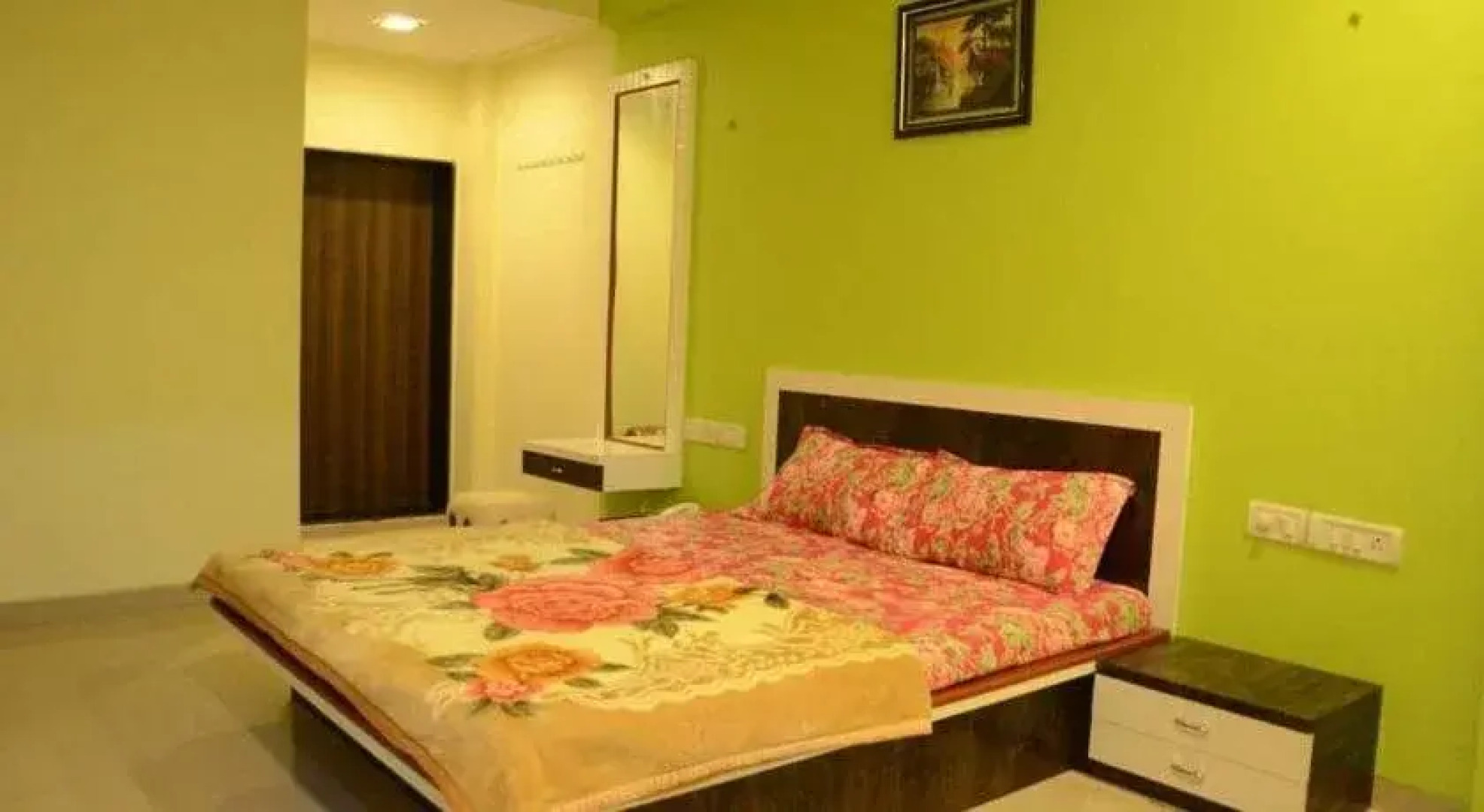 Hotel Gulab Paradise