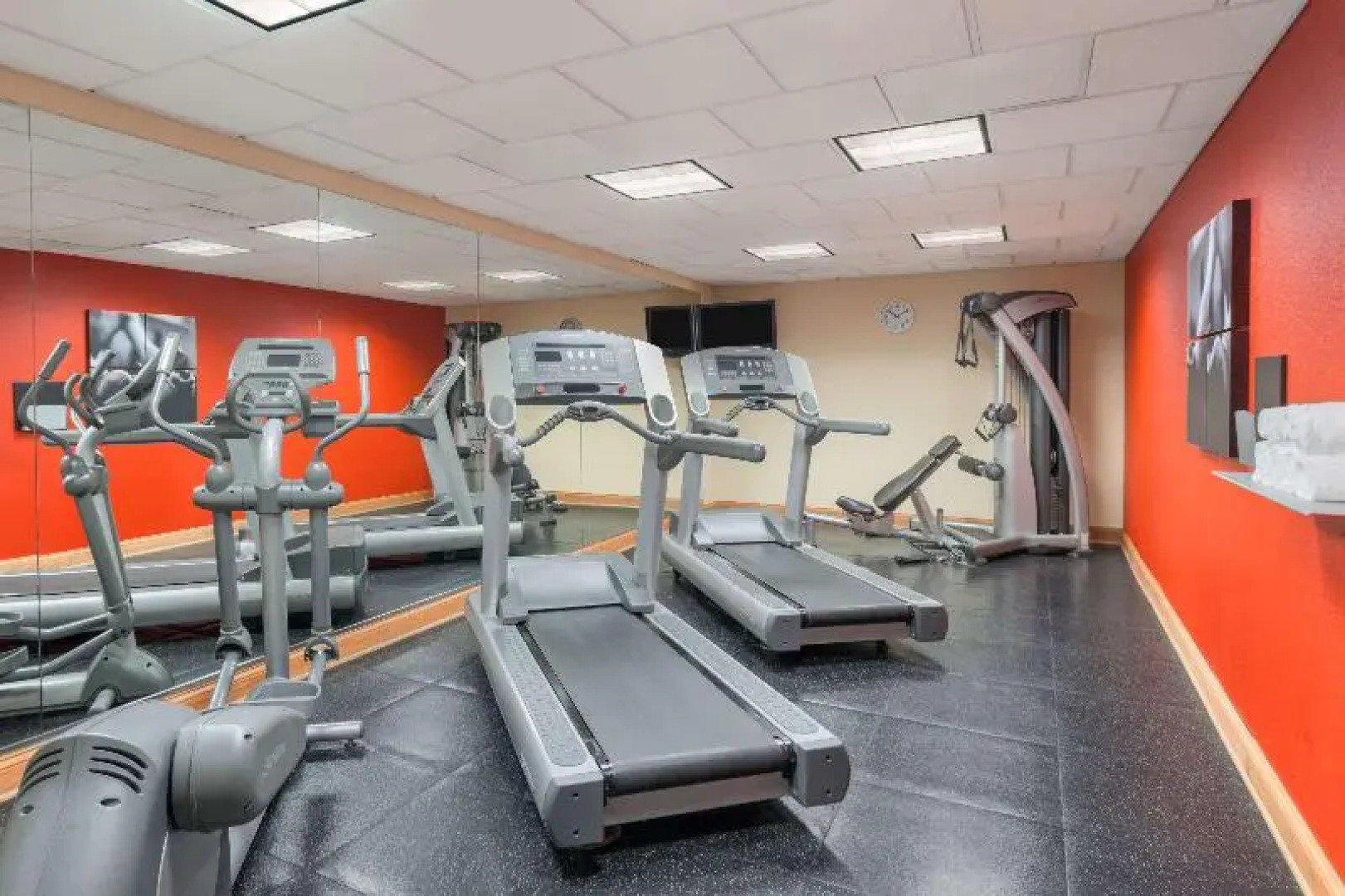 Country Inn & Suites Harrisburg@ Union Deposit Rd.