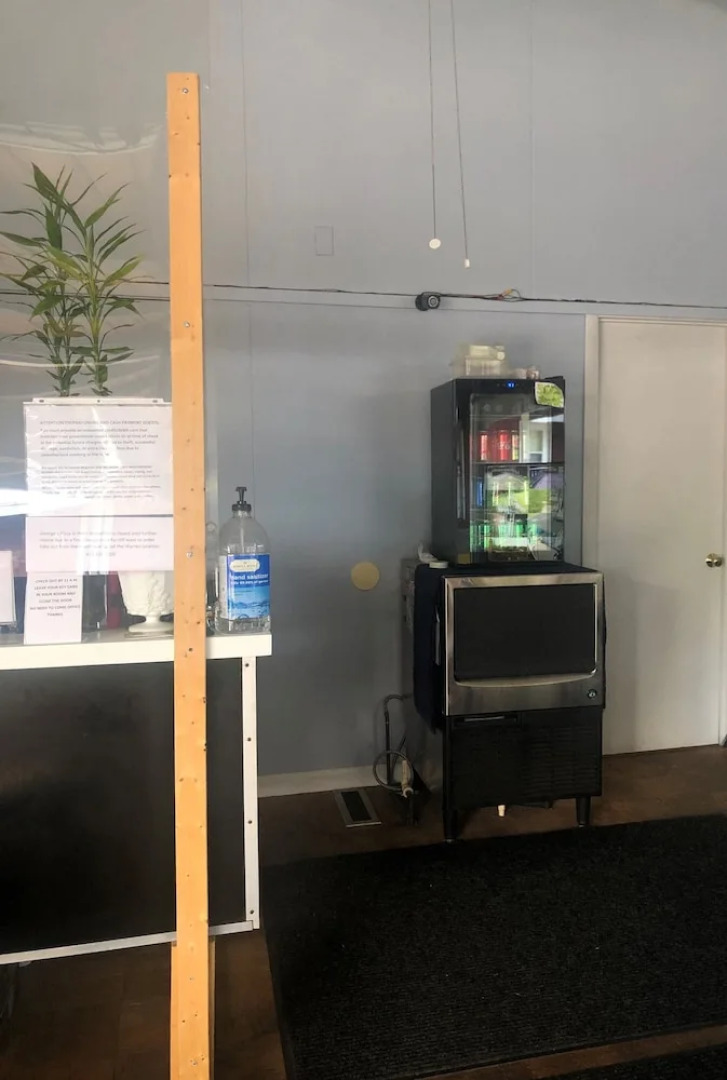 Copper Lantern Motor Lodge