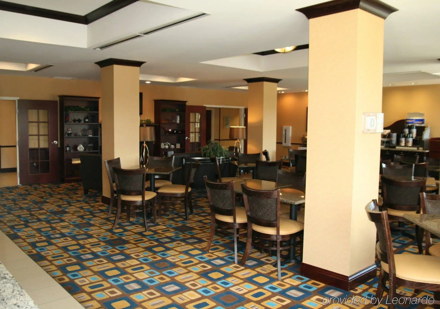 Holiday Inn Express & Suites Youngstown West - Austintown by IHG