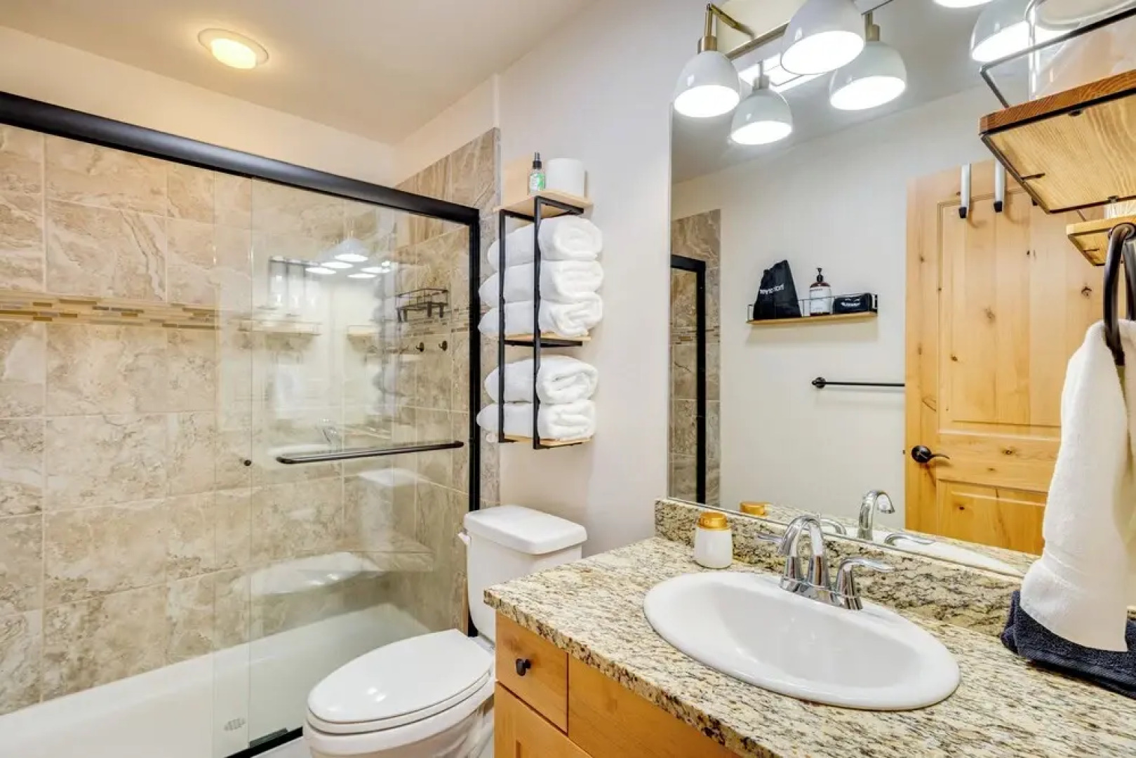 Downtown WP Condo w/ Pool: Steps to Concert Venue!