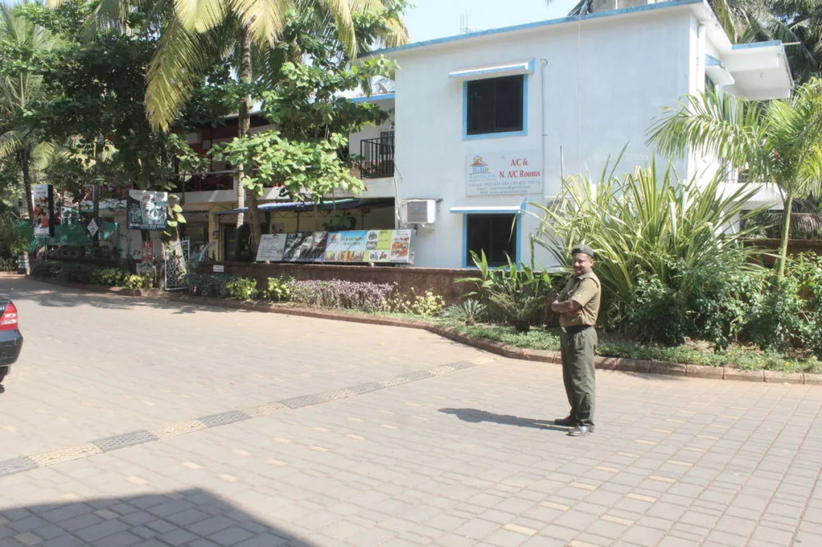 OYO 12252 New Arpora Inn