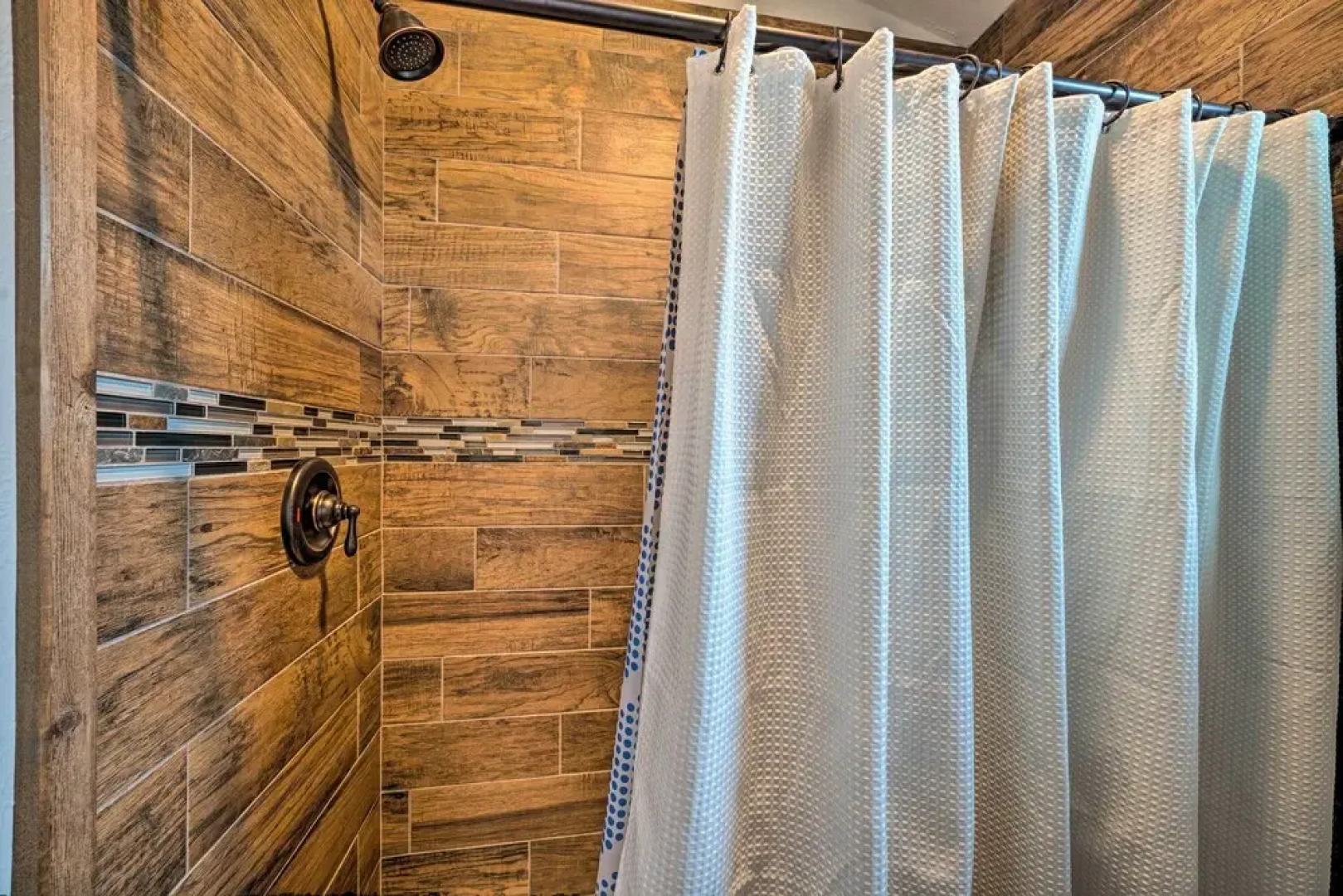 Couples Retreat 1-hour Drive From Yellowstone NP!