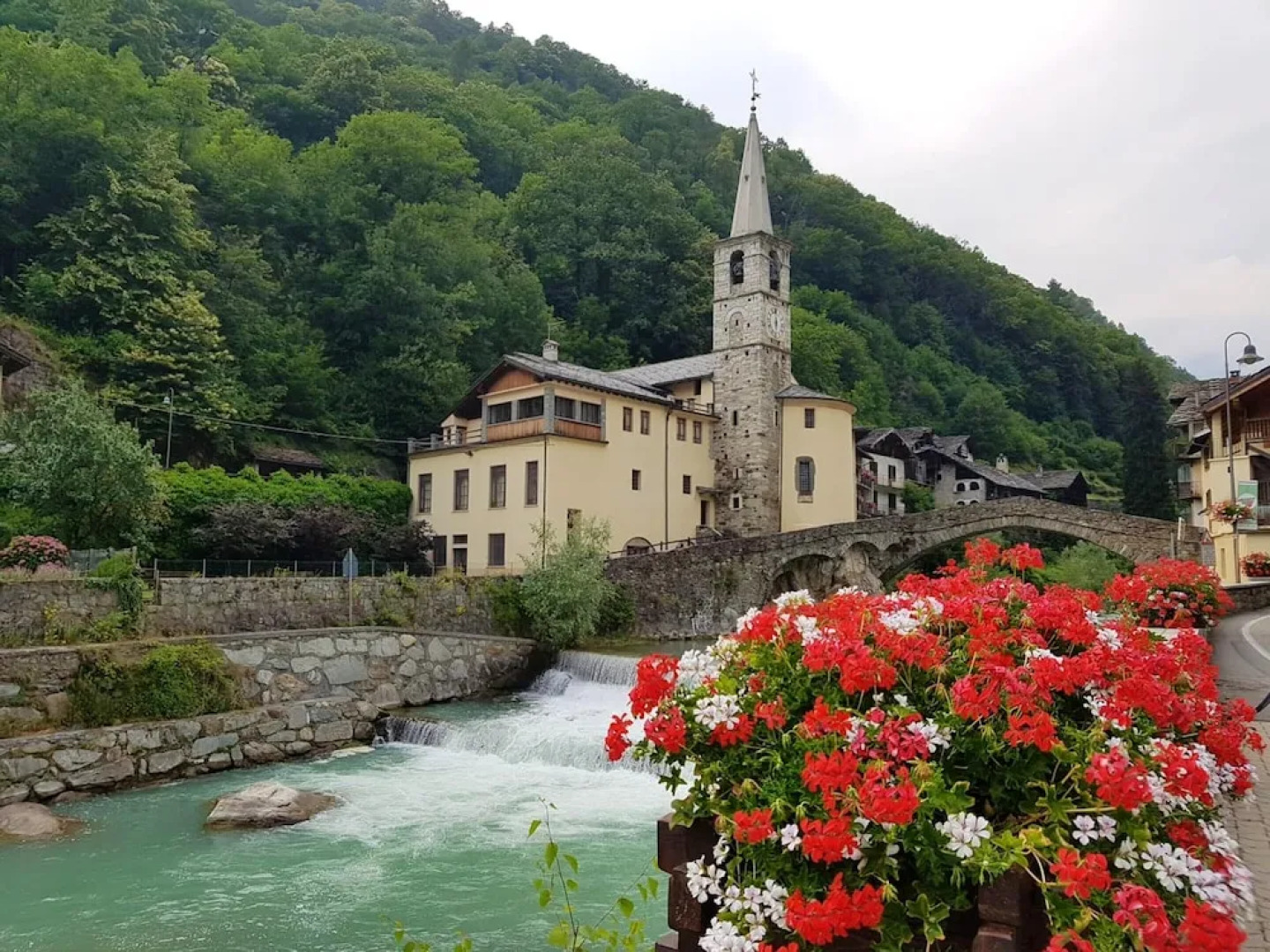 Chalet With one Bedroom in Planaz, With Wonderful Mountain View, Enclosed Garden and Wifi Near the Slopes