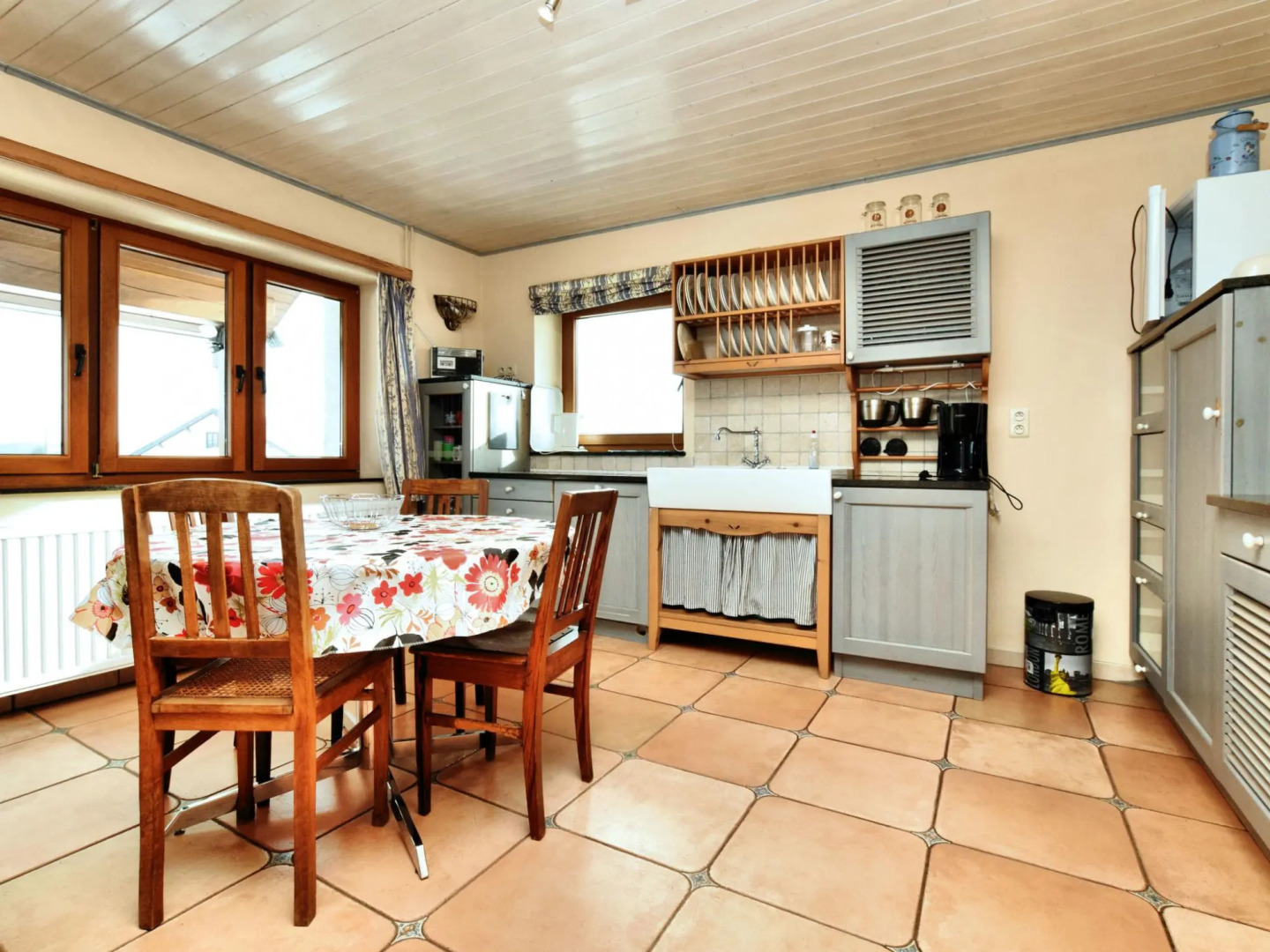 Modern Holiday Home in SchÃ¶nberg with Jacuzzi