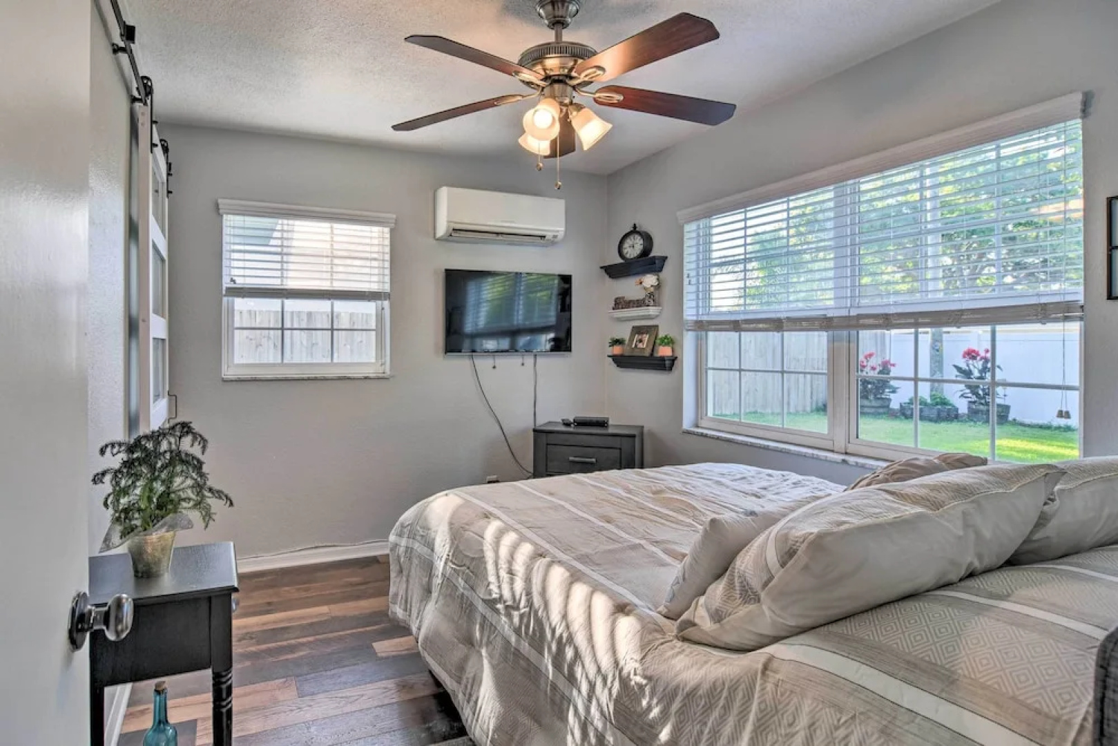 Seminole Home: 1 Mi to Indian Shores Beach!