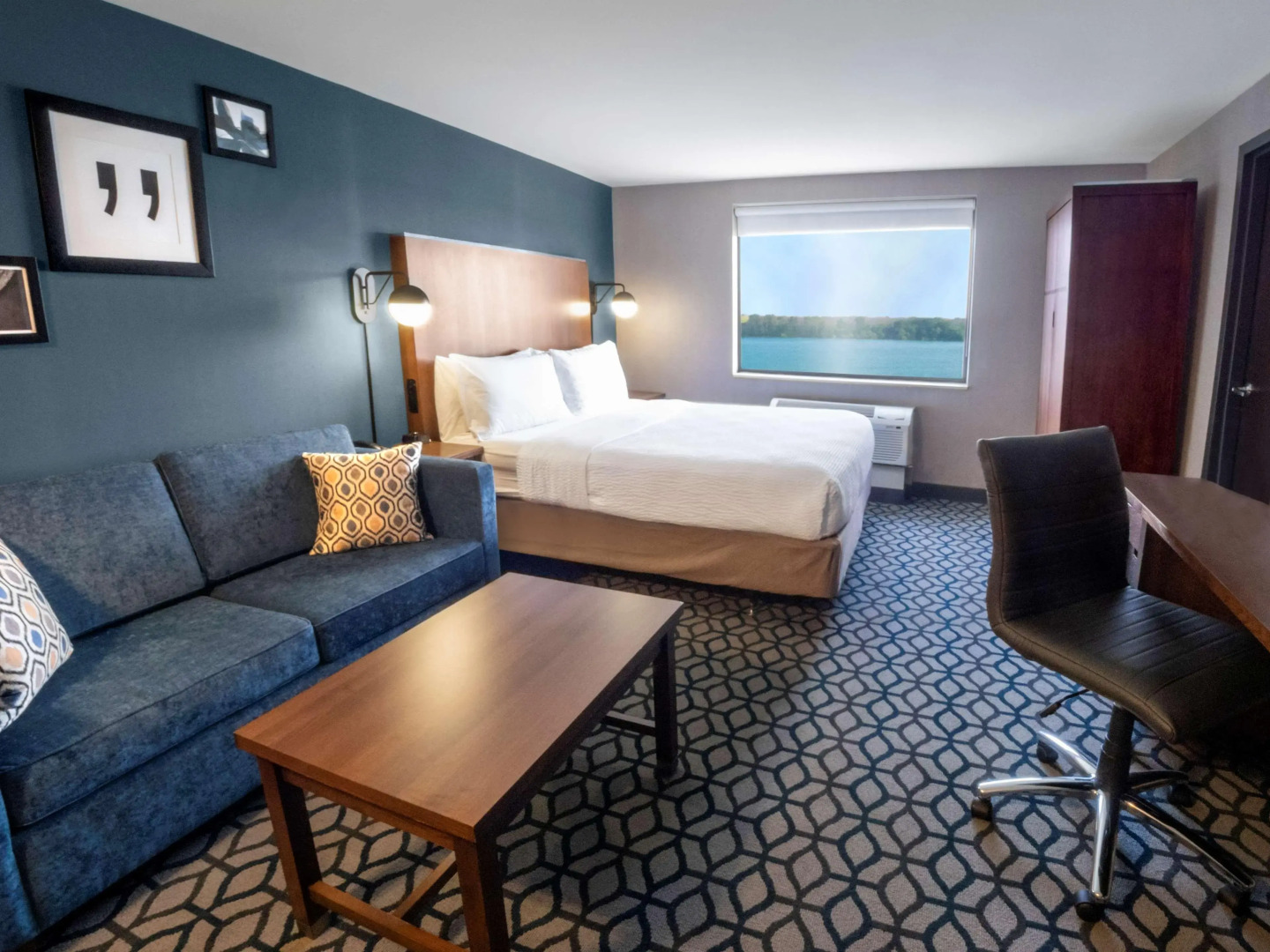 Crowne Plaza Niagara Falls NY Riverside by IHG
