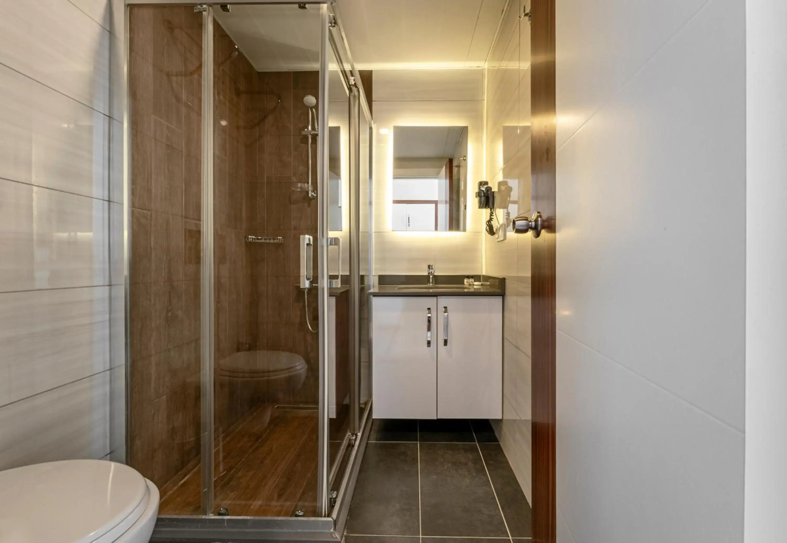 HMA Hotel & Suites