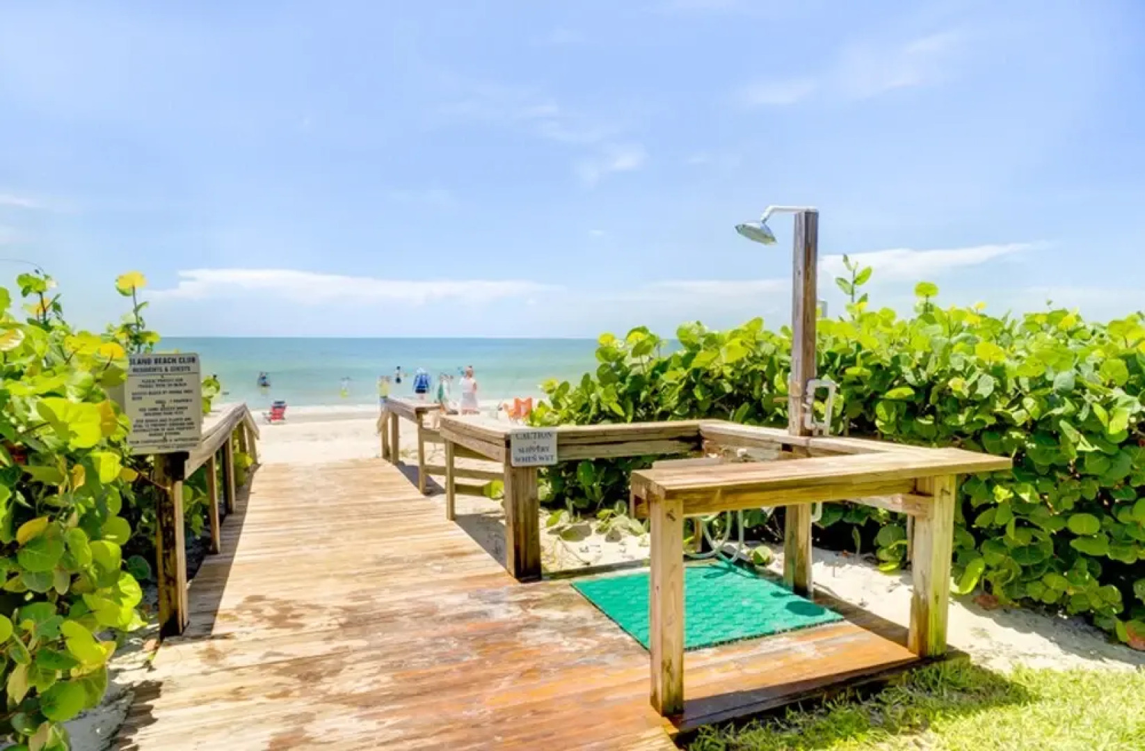 Island Beach Club 230D