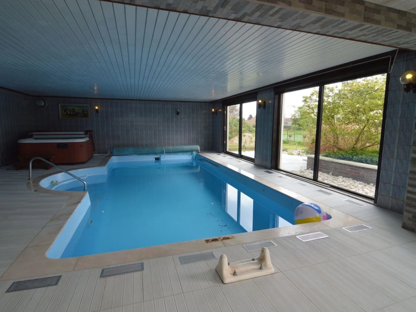 Charming Holiday Home with Hot Tub in Bree